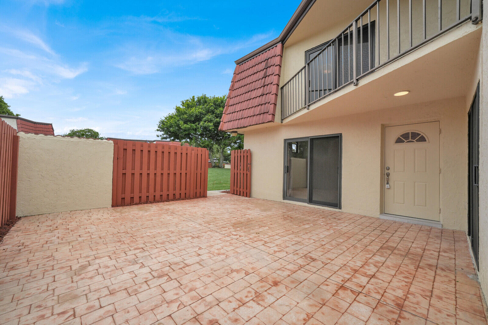 3878 Victoria Drive