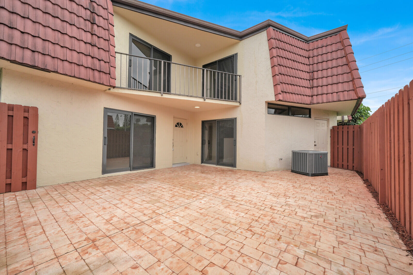 3878 Victoria Drive