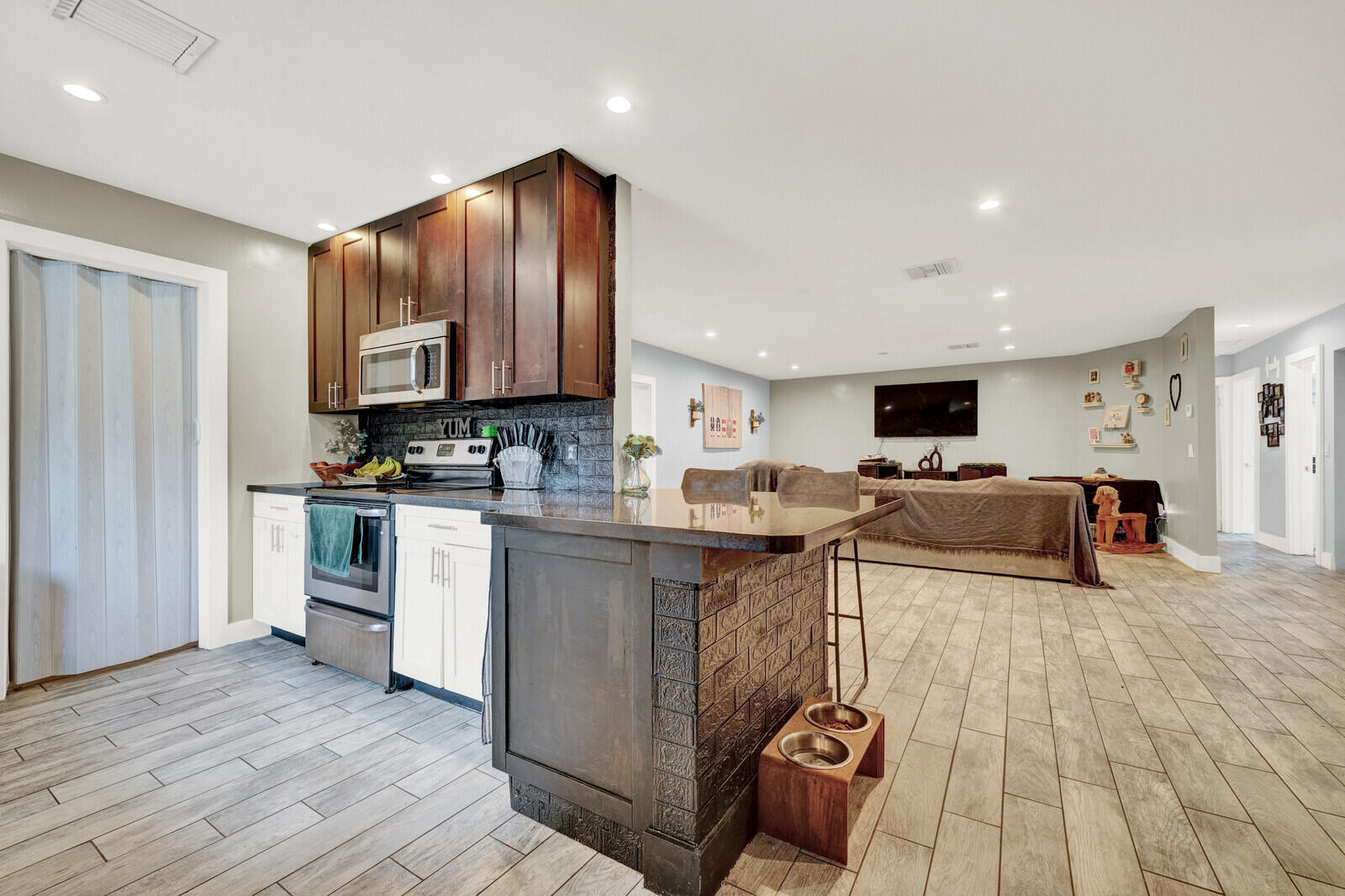 9599 SW 13th Place