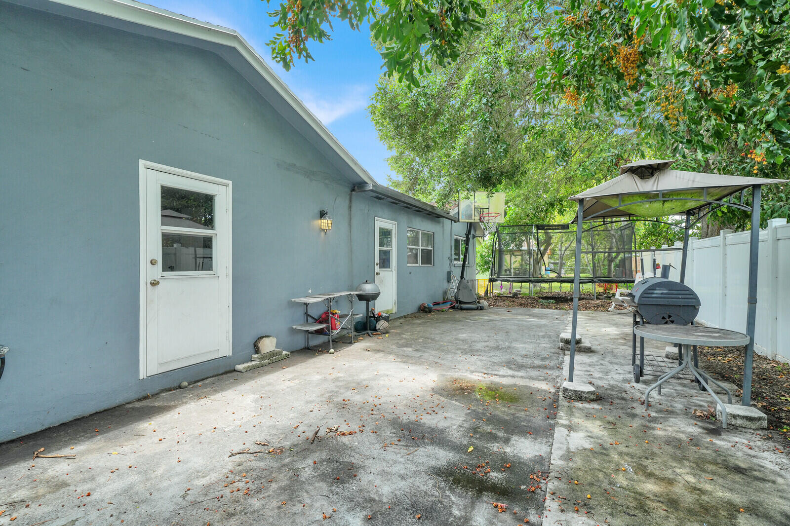 9599 SW 13th Place