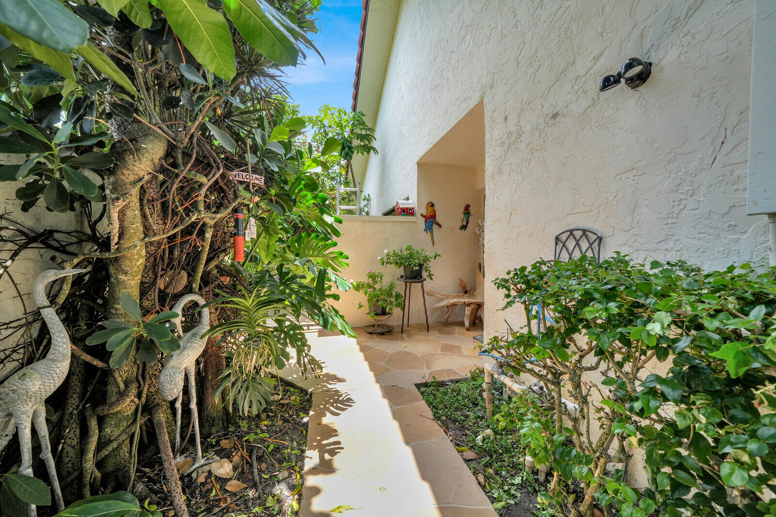 21381 Sonesta Way