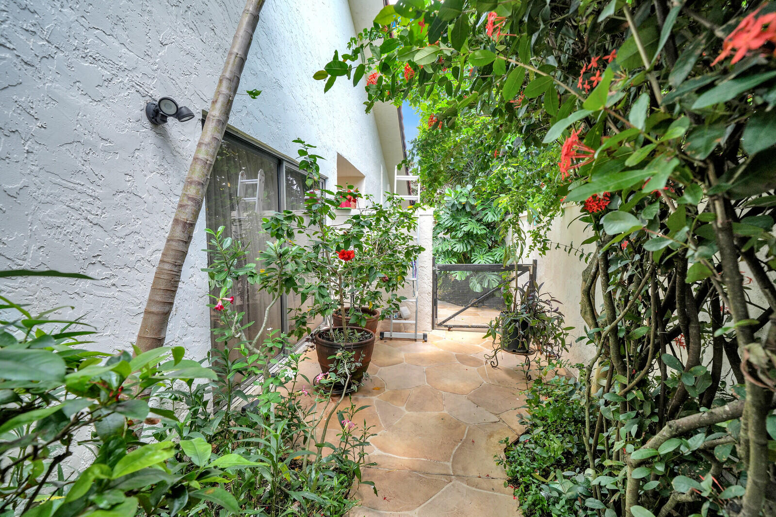 21381 Sonesta Way