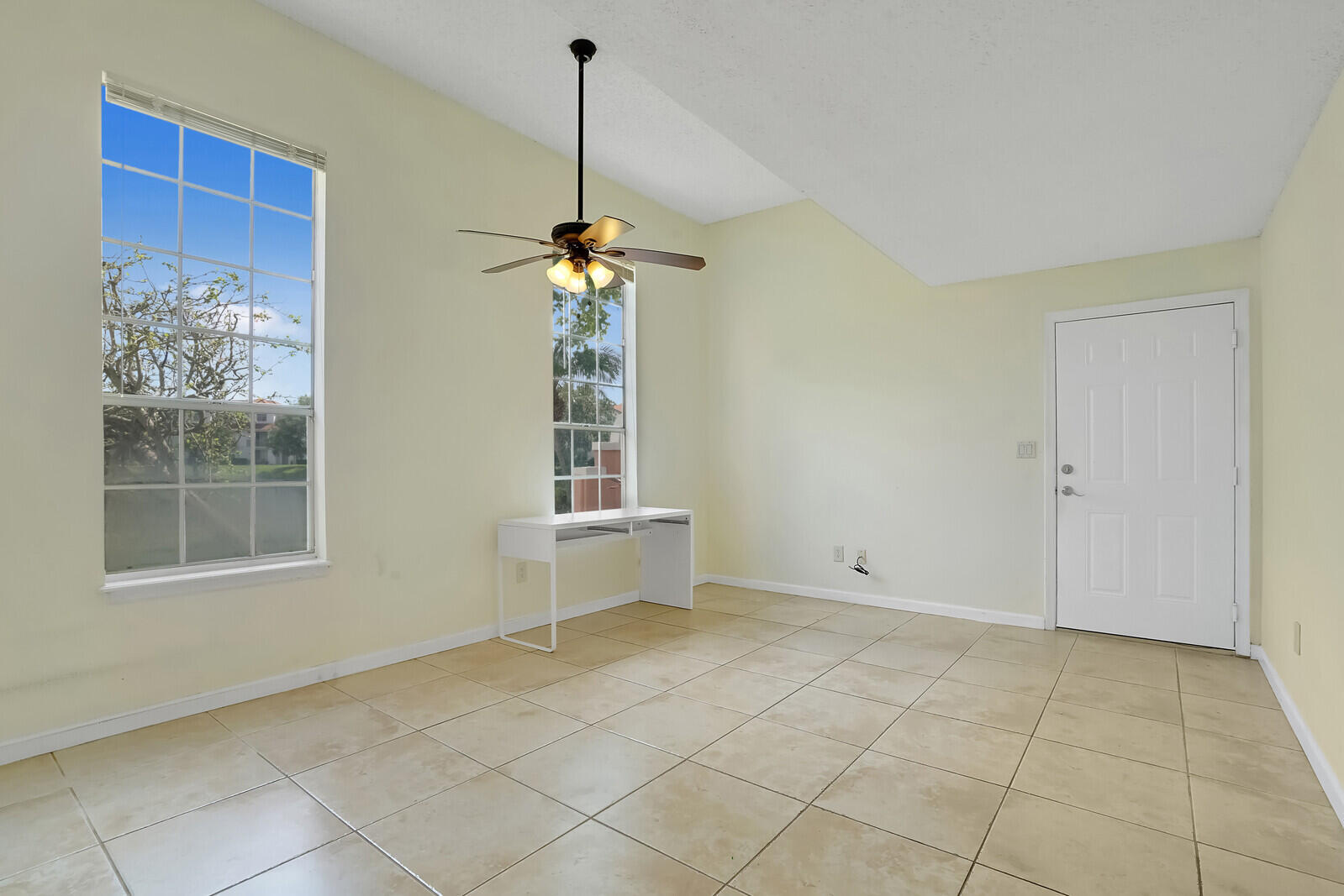 1385 Crystal Way M