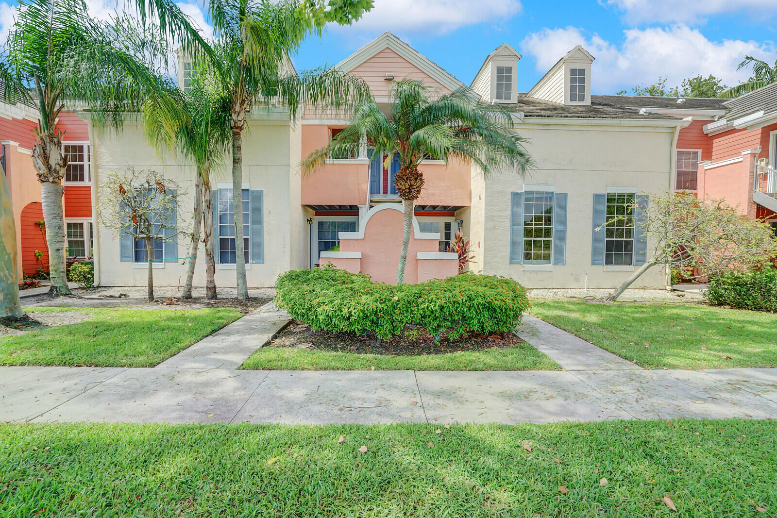 1385 Crystal Way M