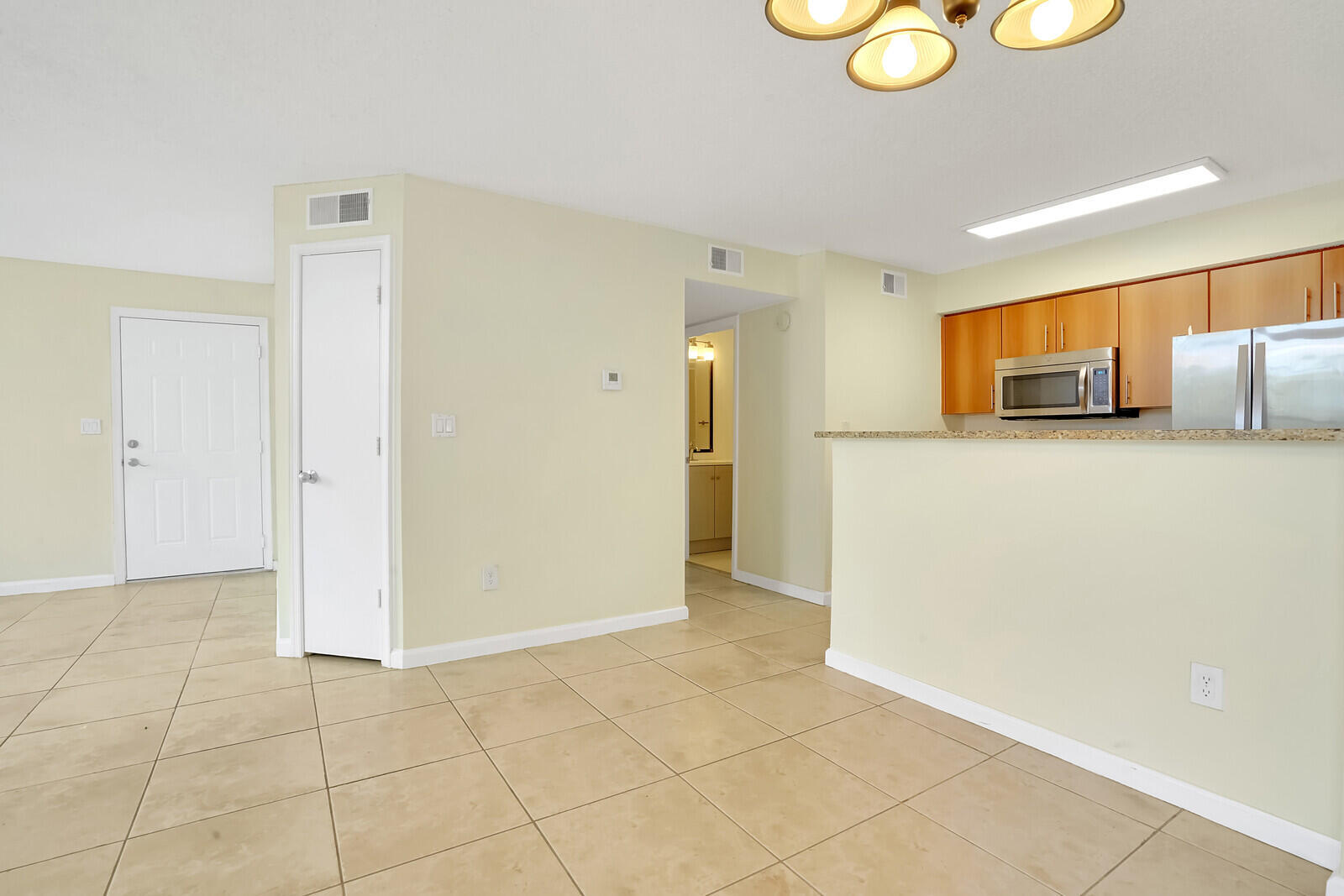 1385 Crystal Way M