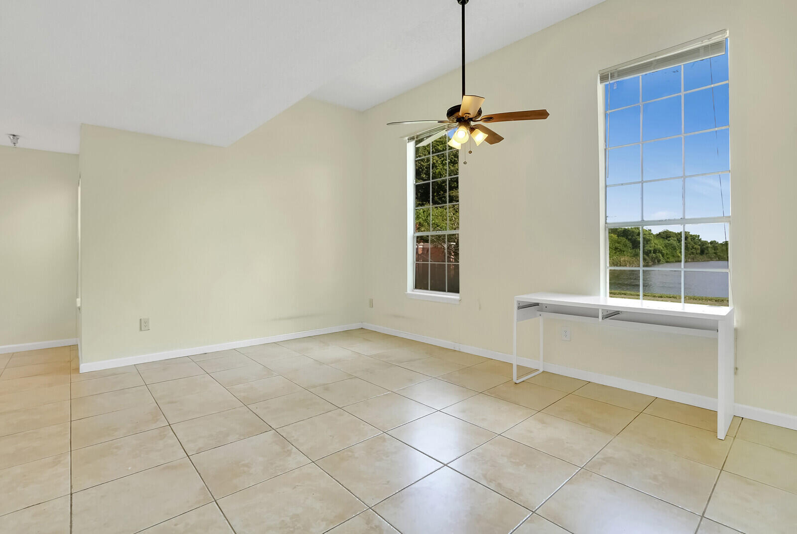 1385 Crystal Way M