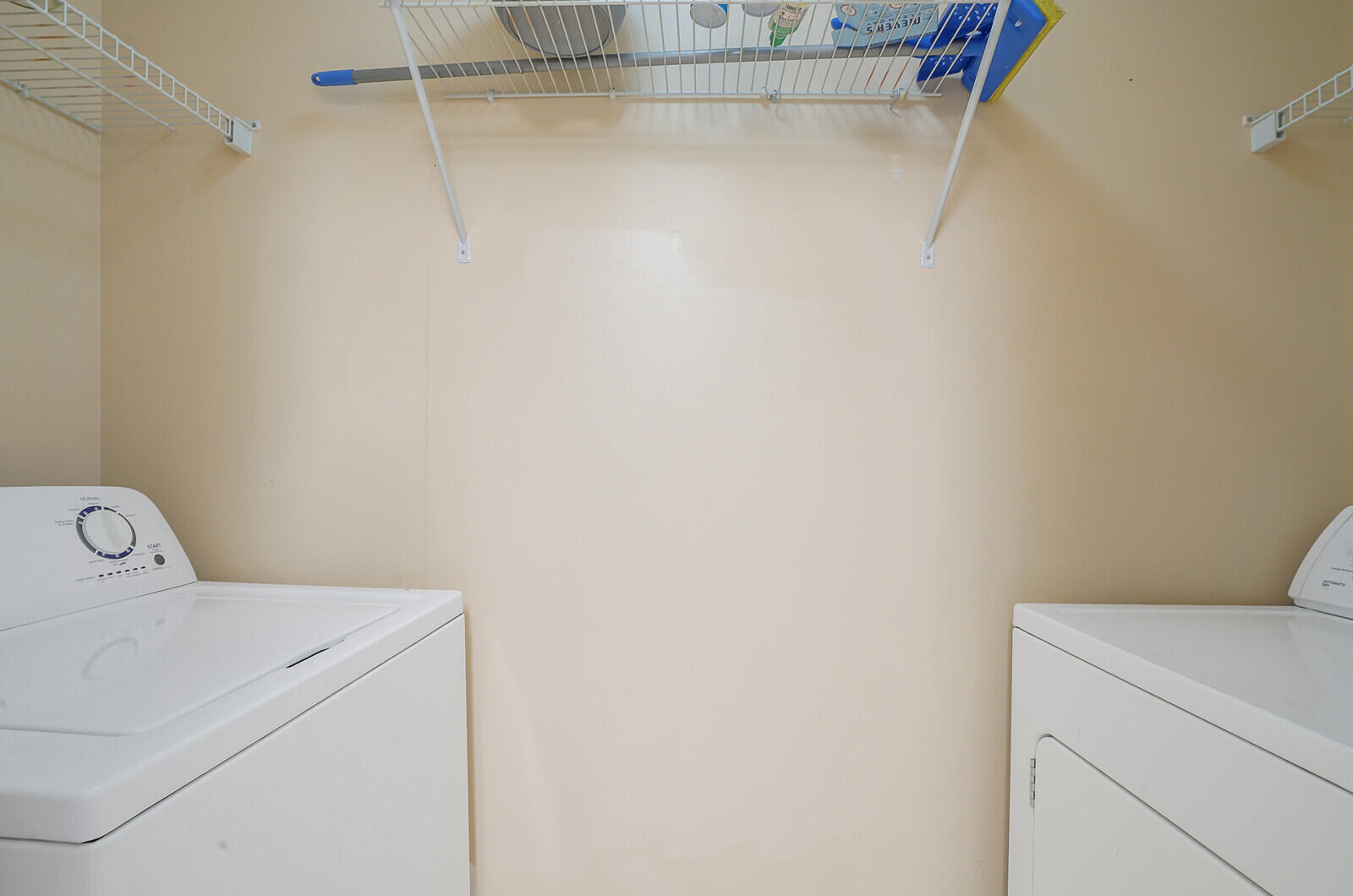 1385 Crystal Way M