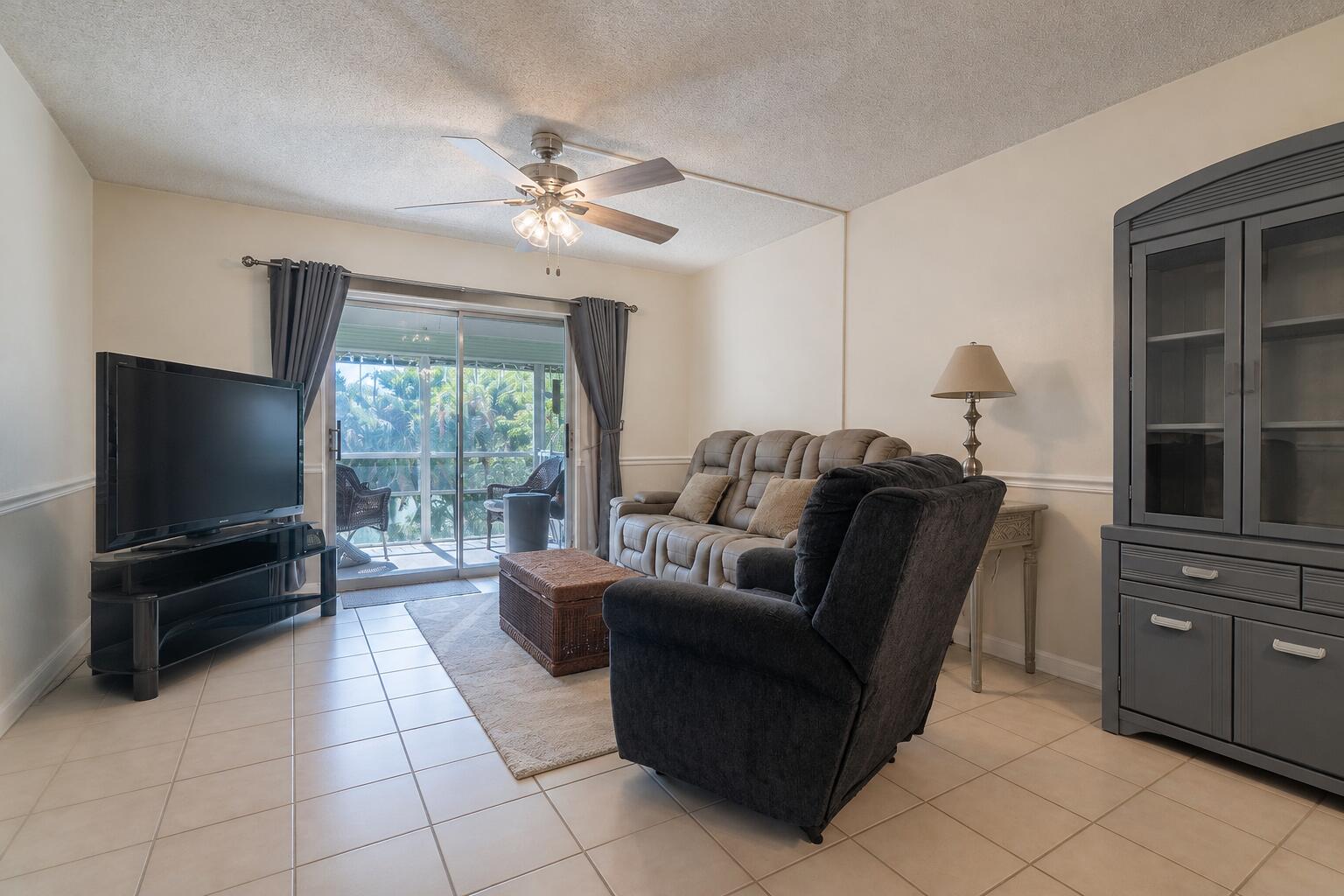 2050 NE 39th Street 211E