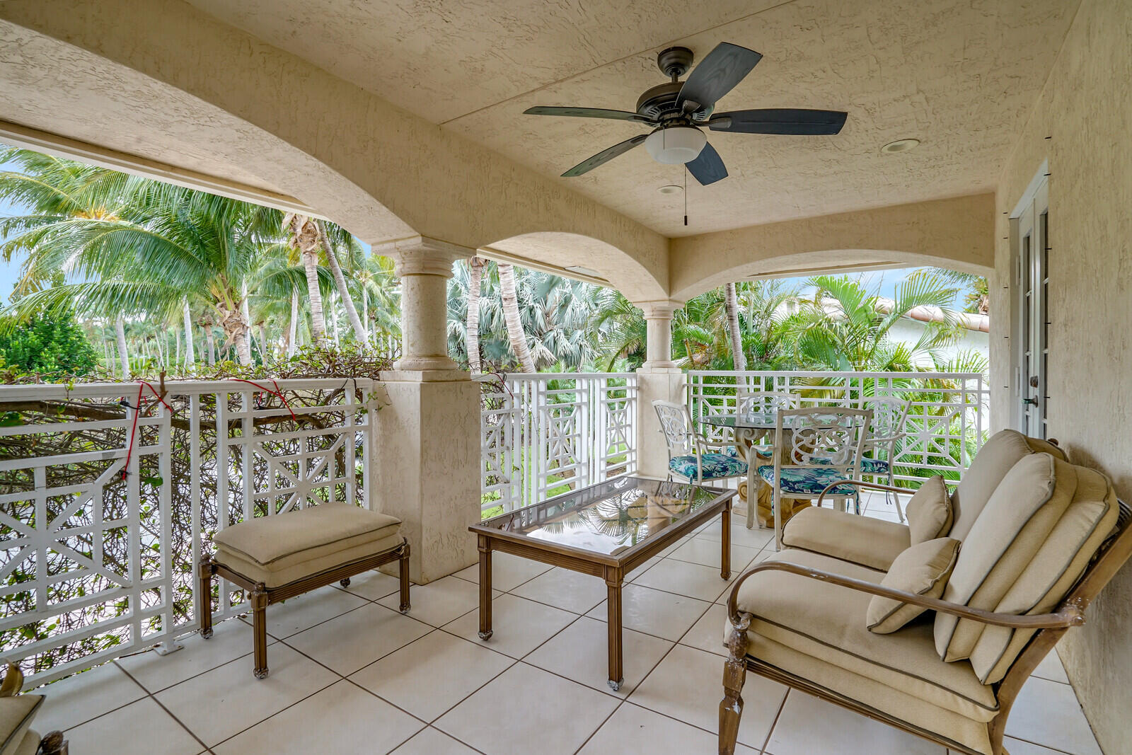 290 E FERN Drive