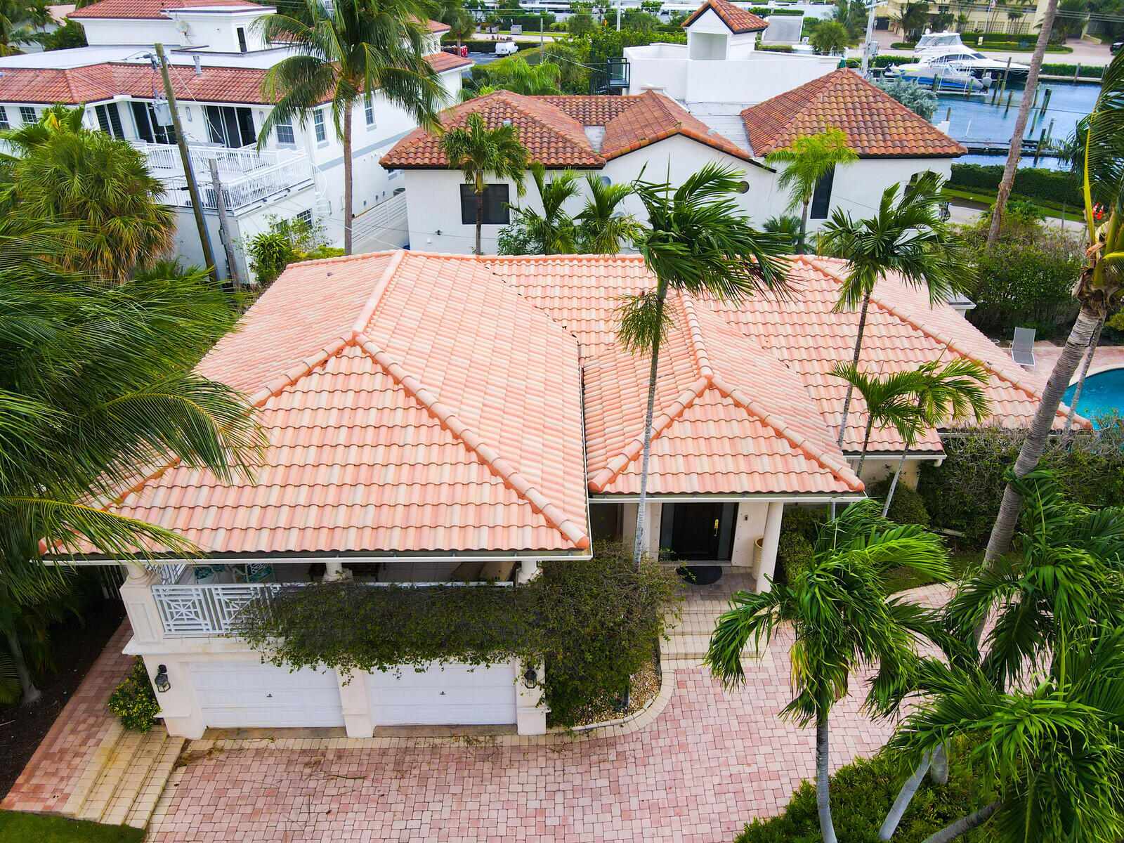 290 E FERN Drive