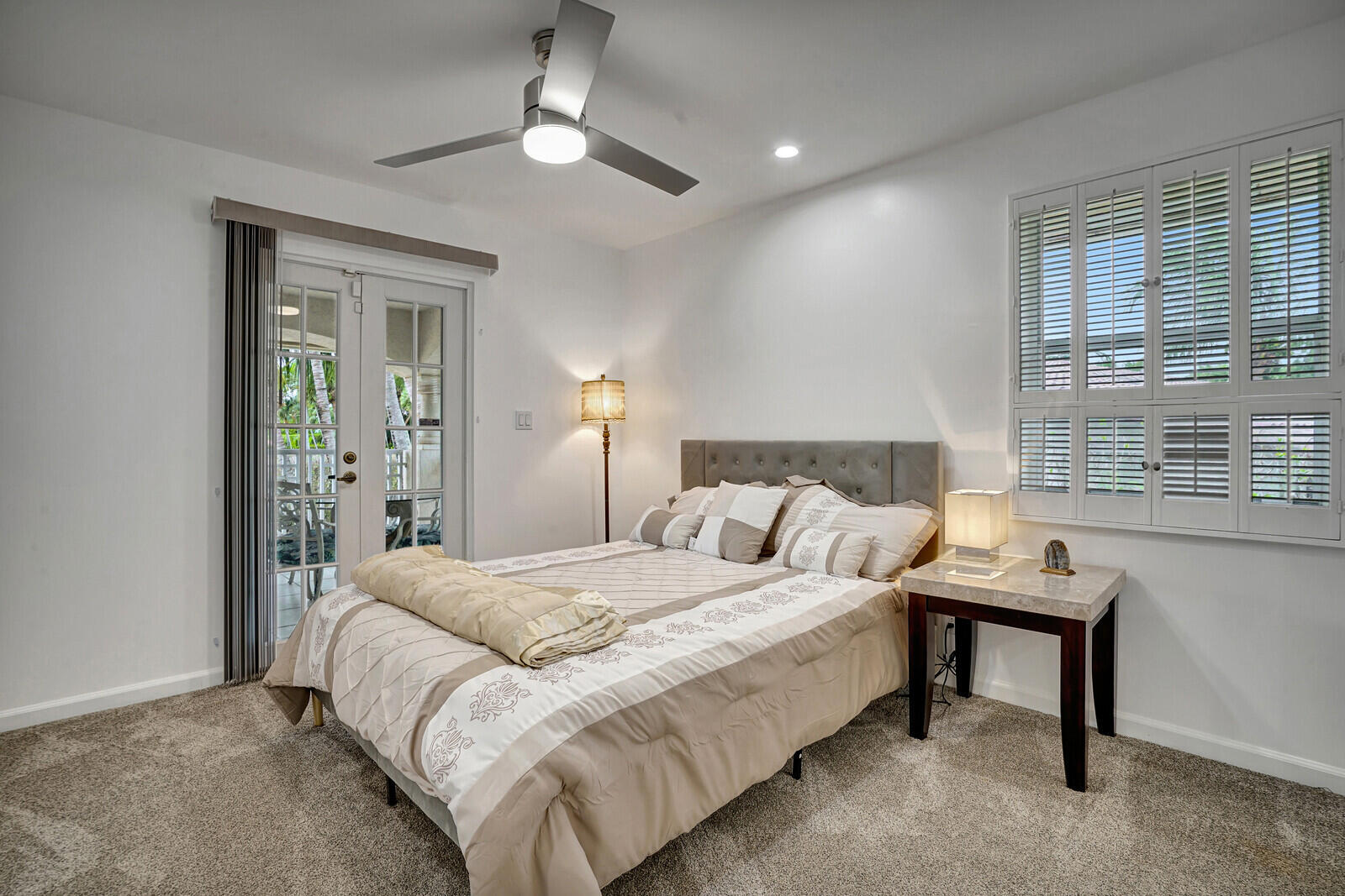 290 E FERN Drive