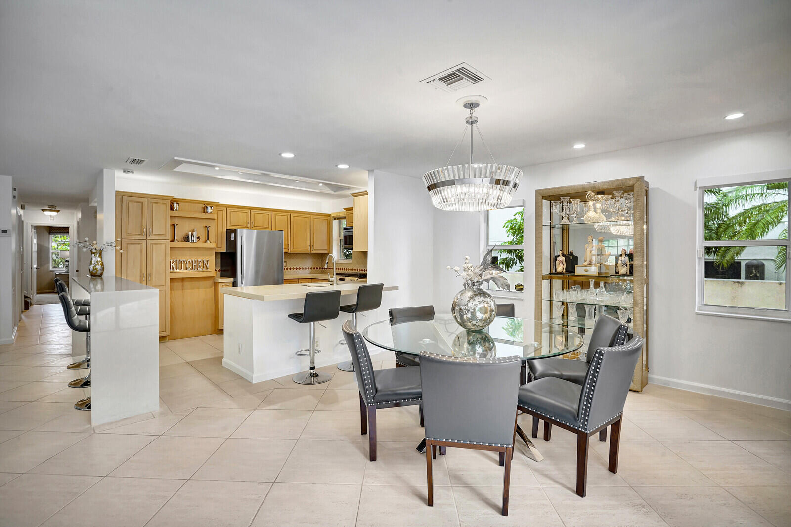 290 E FERN Drive