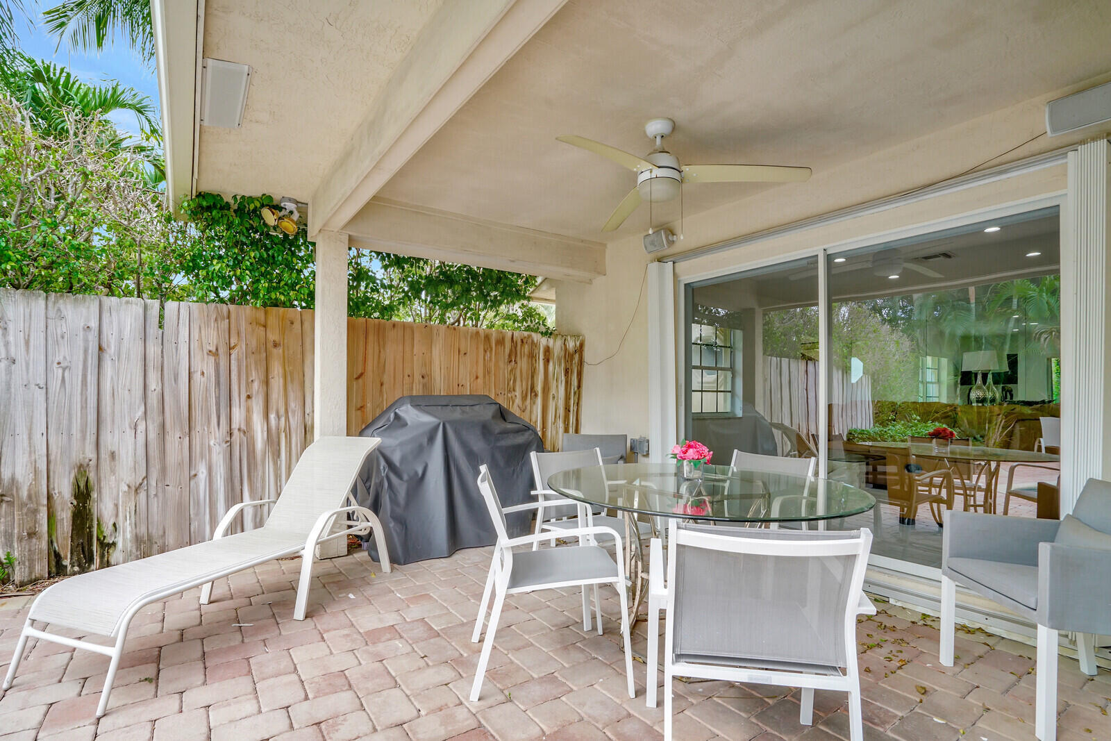 290 E FERN Drive