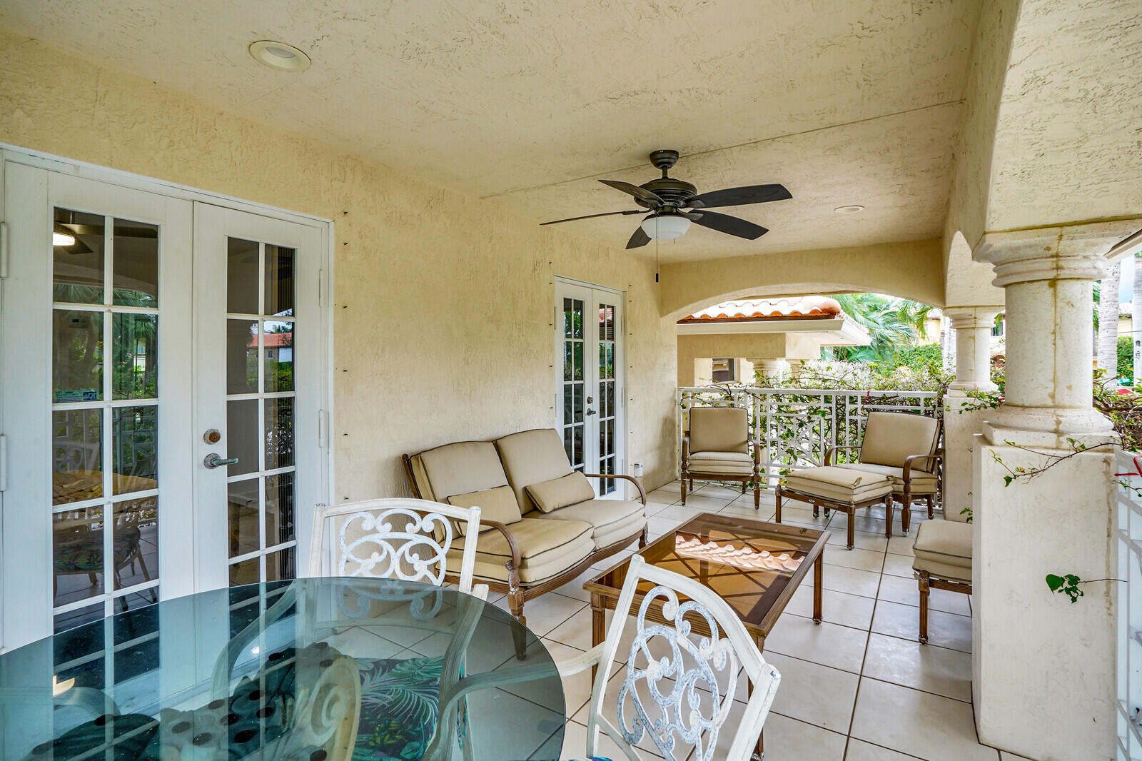 290 E FERN Drive