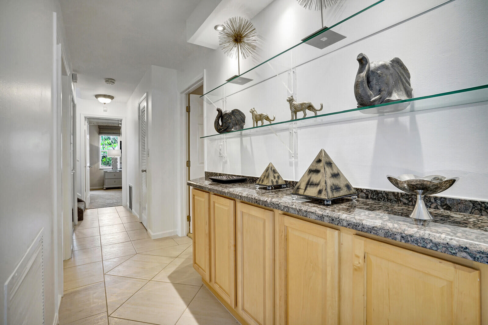 290 E FERN Drive