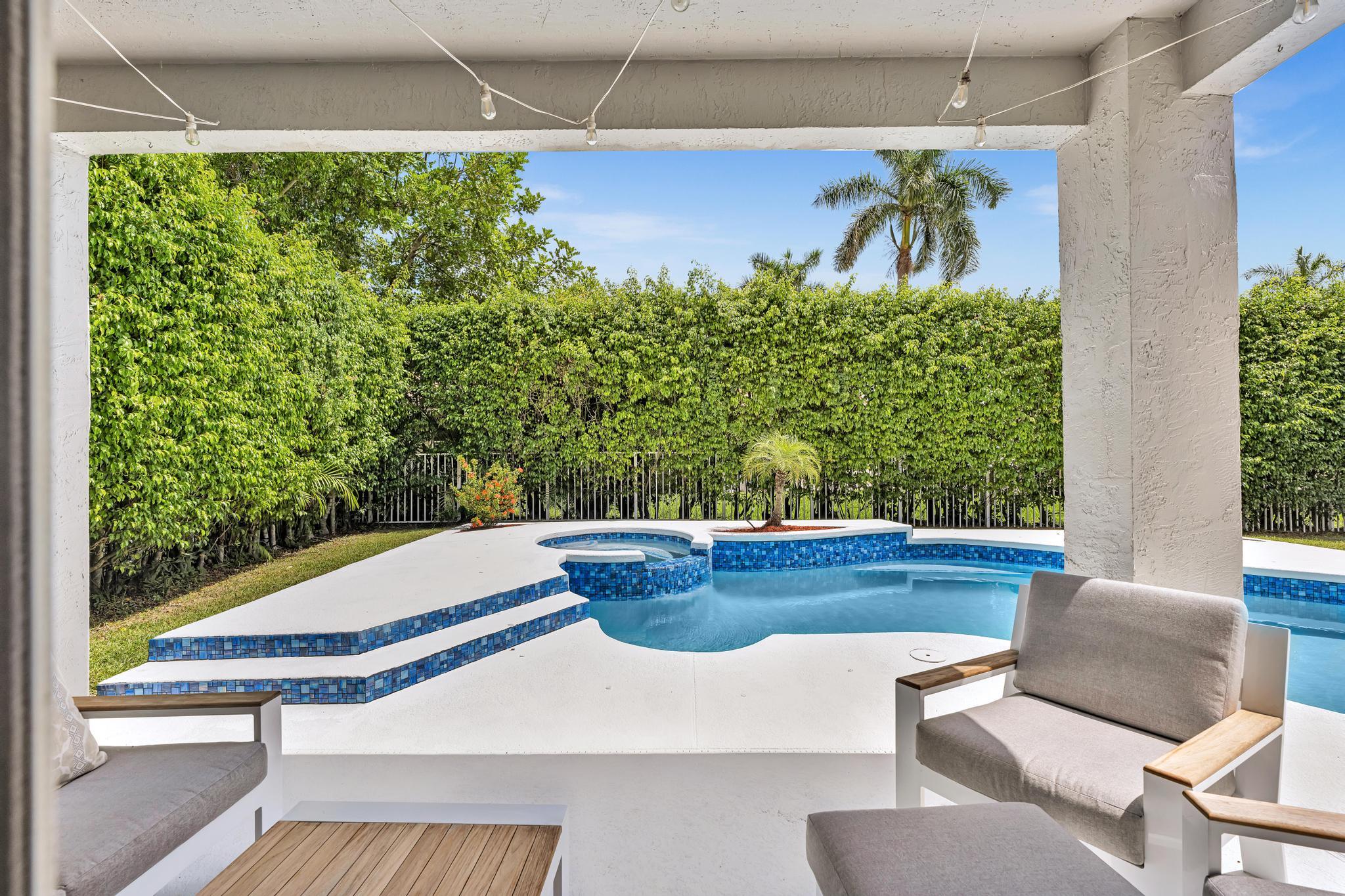 10823 Tea Olive Lane