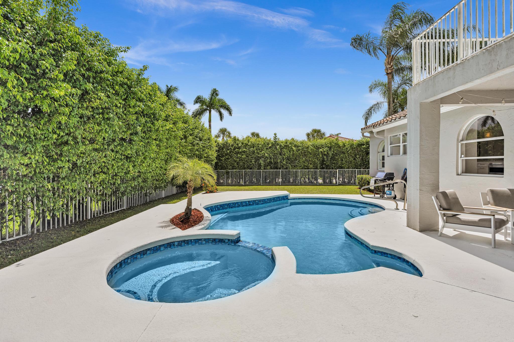 10823 Tea Olive Lane