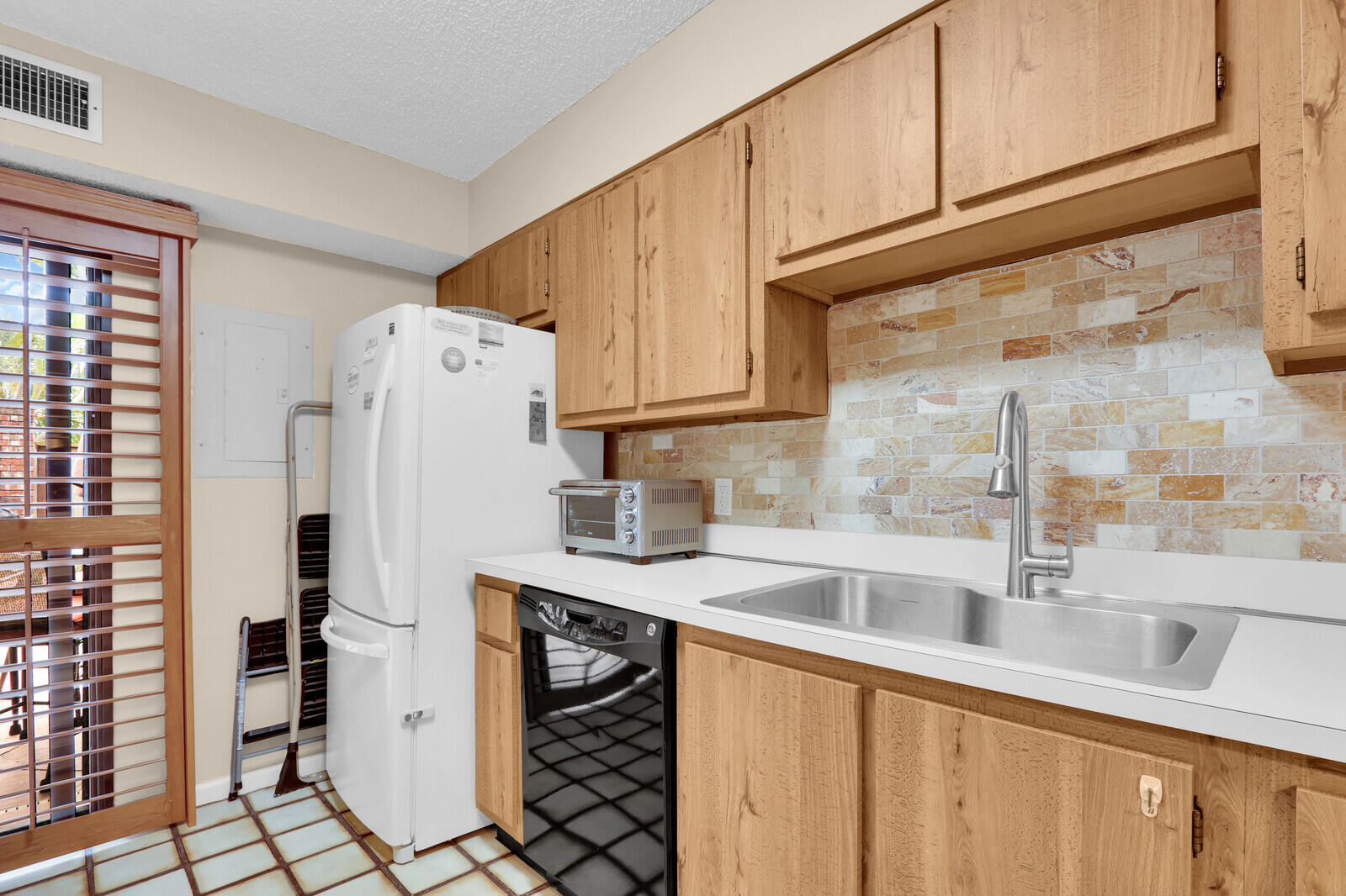 1420 OCEAN Way 7D