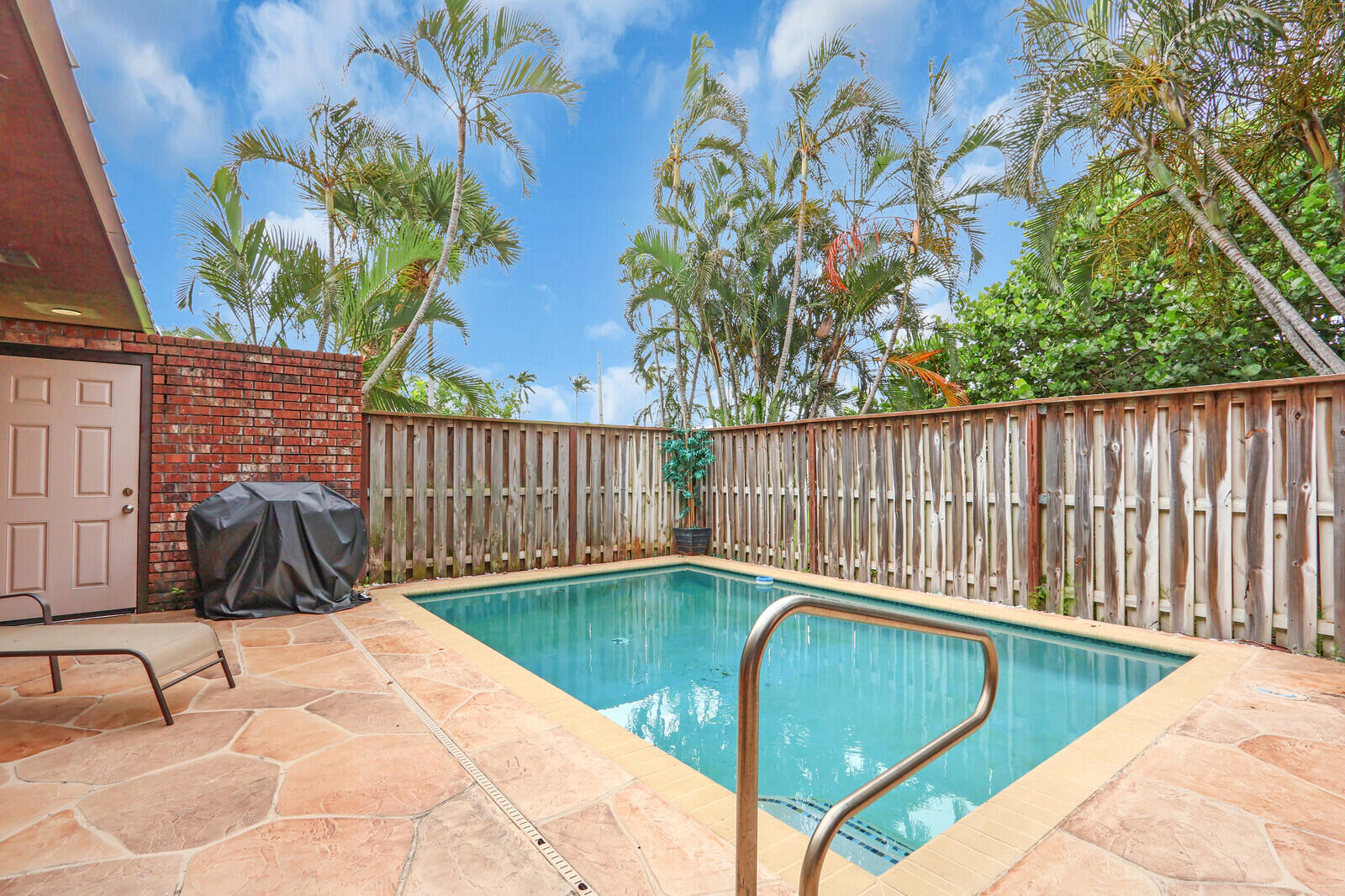 1420 OCEAN Way 7D