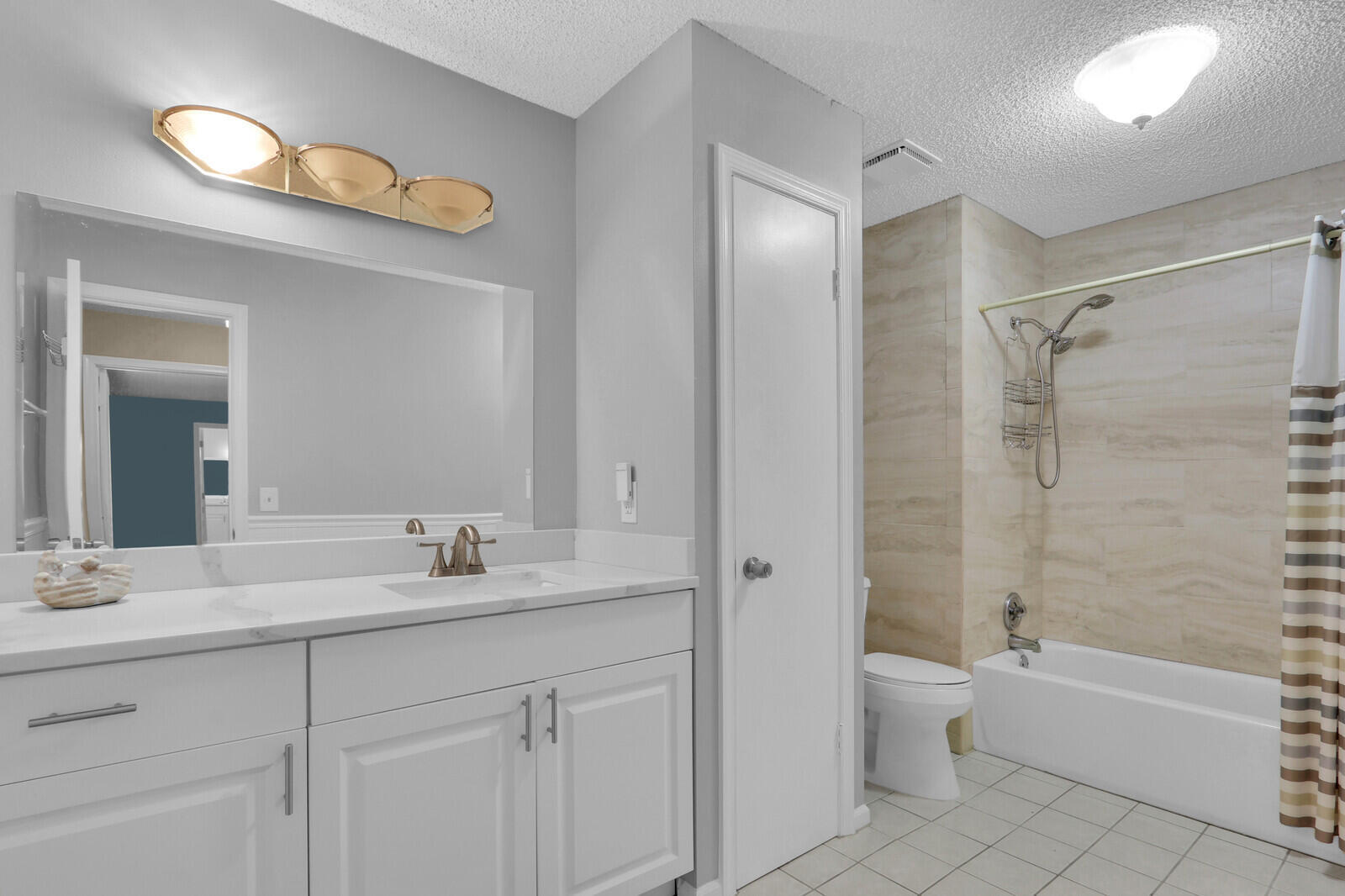 1420 OCEAN Way 7D