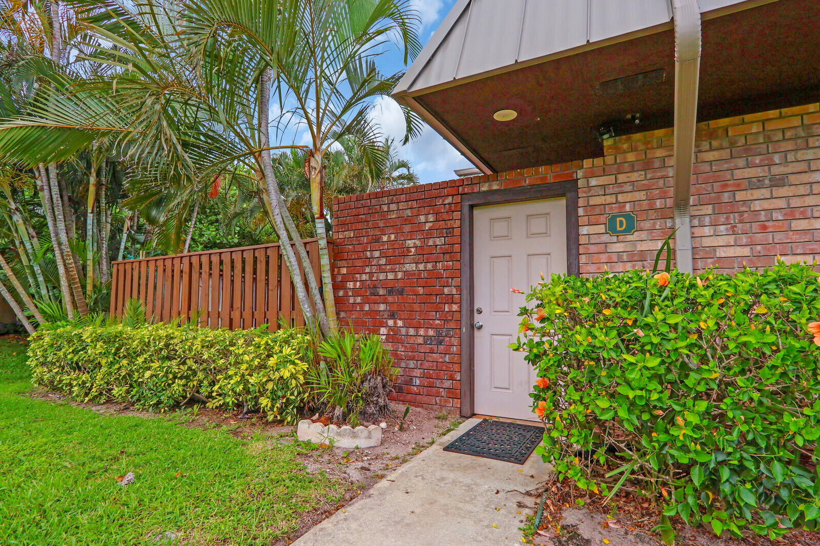 1420 OCEAN Way 7D