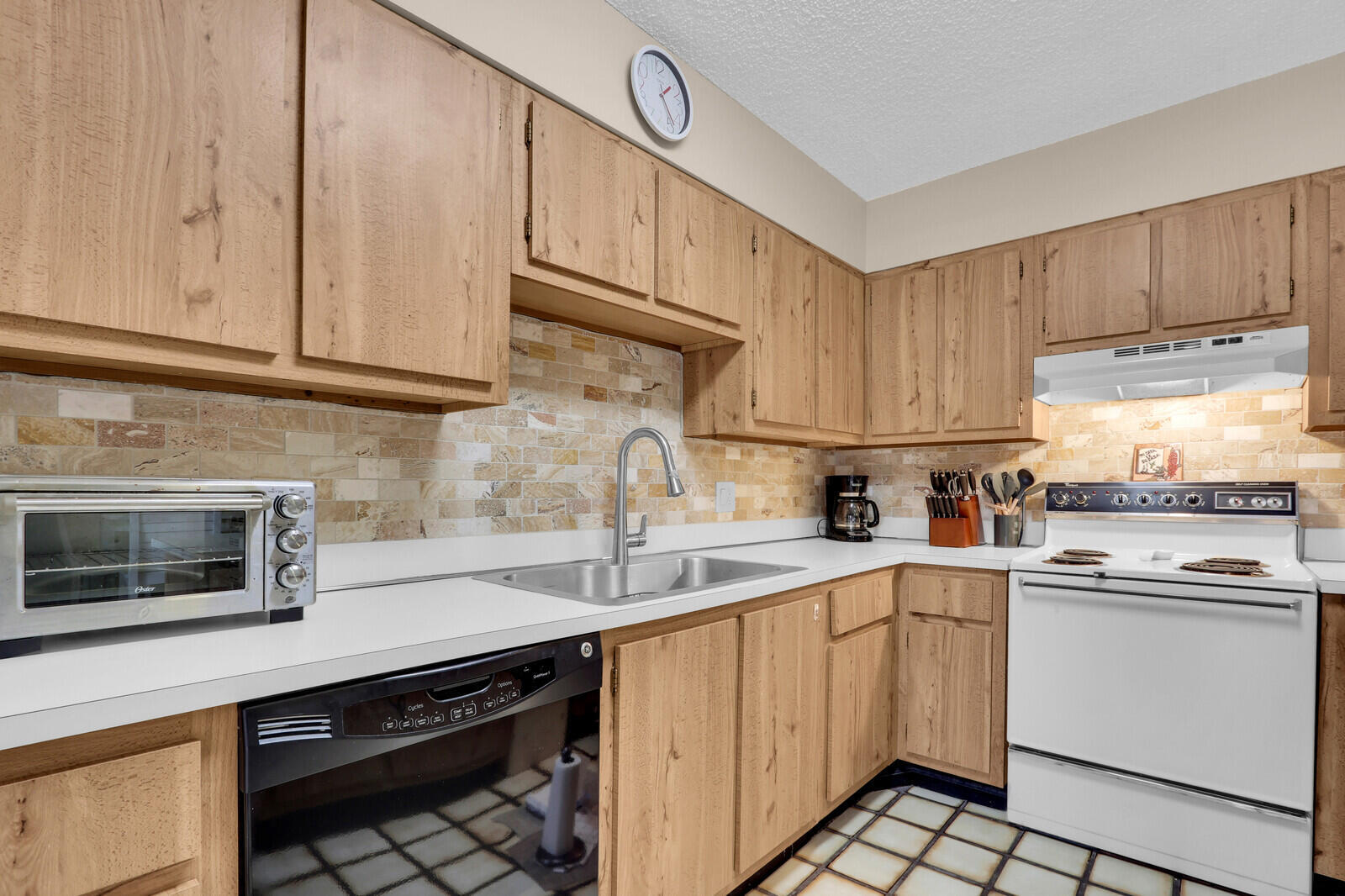 1420 OCEAN Way 7D