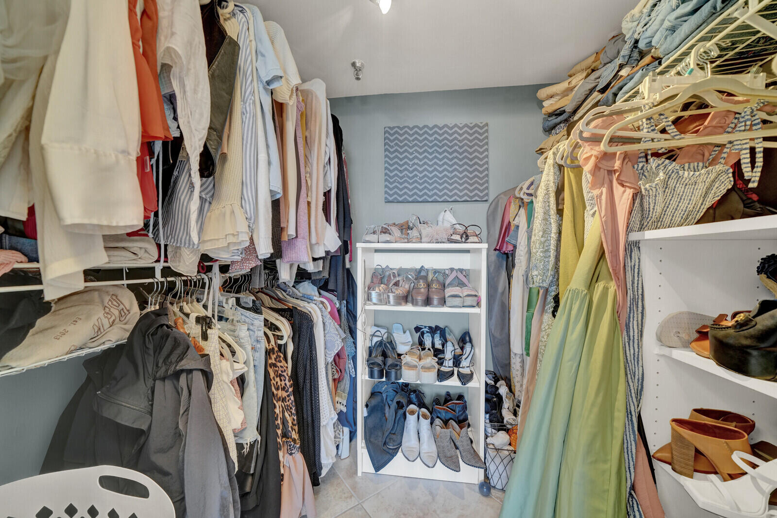 859 Jeffery Street 7050