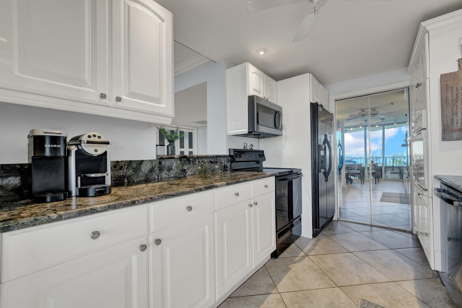 859 Jeffery Street 7050