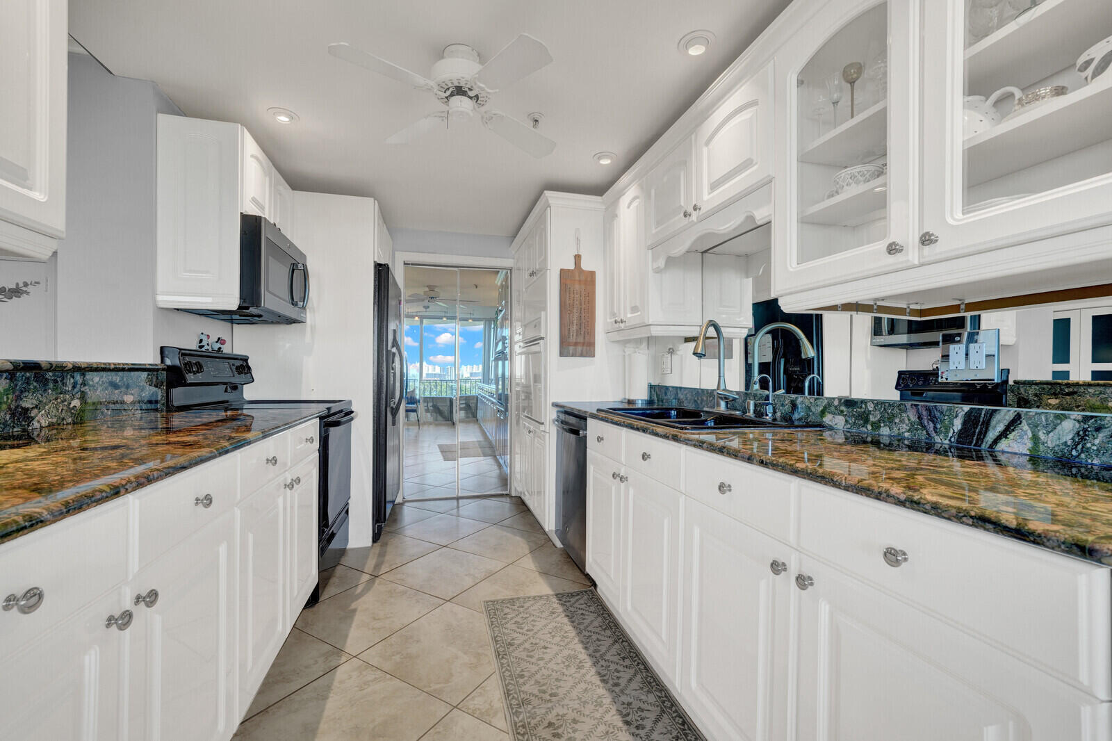 859 Jeffery Street 7050