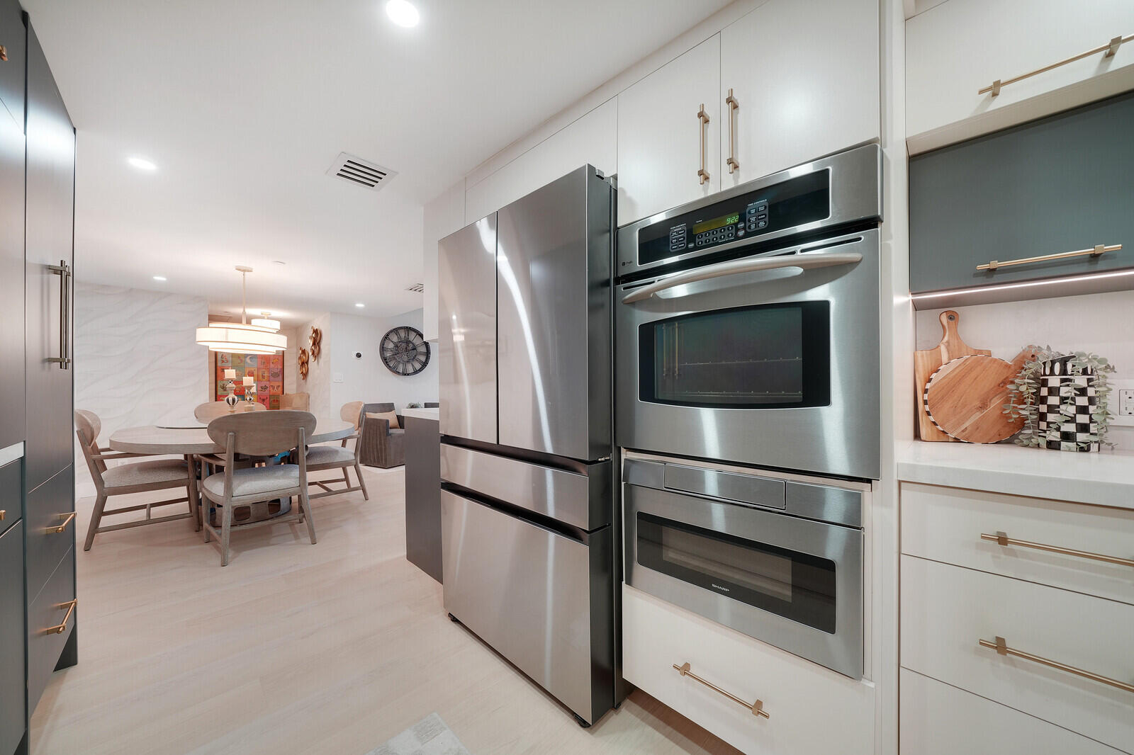 2727 N OCEAN A-203