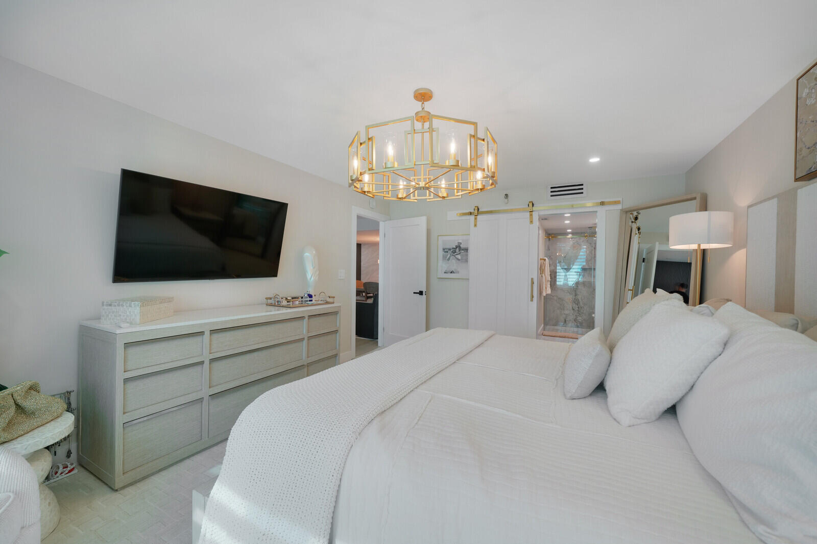 2727 N OCEAN A-203