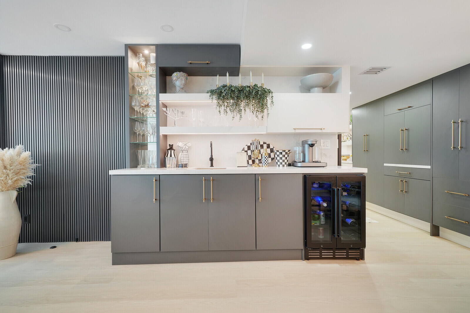2727 N OCEAN A-203