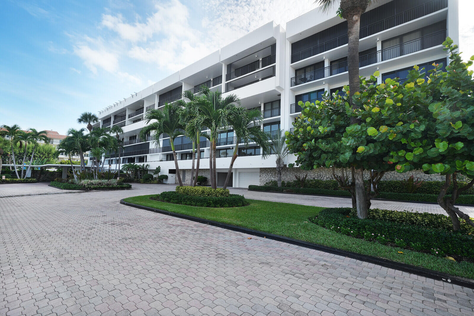 2727 N OCEAN A-203