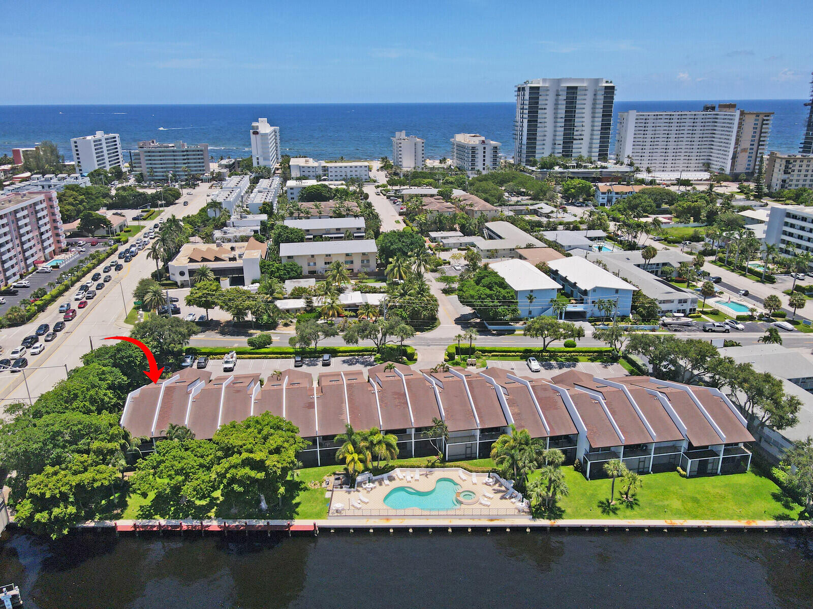 1301 N RIVERSIDE Drive 19