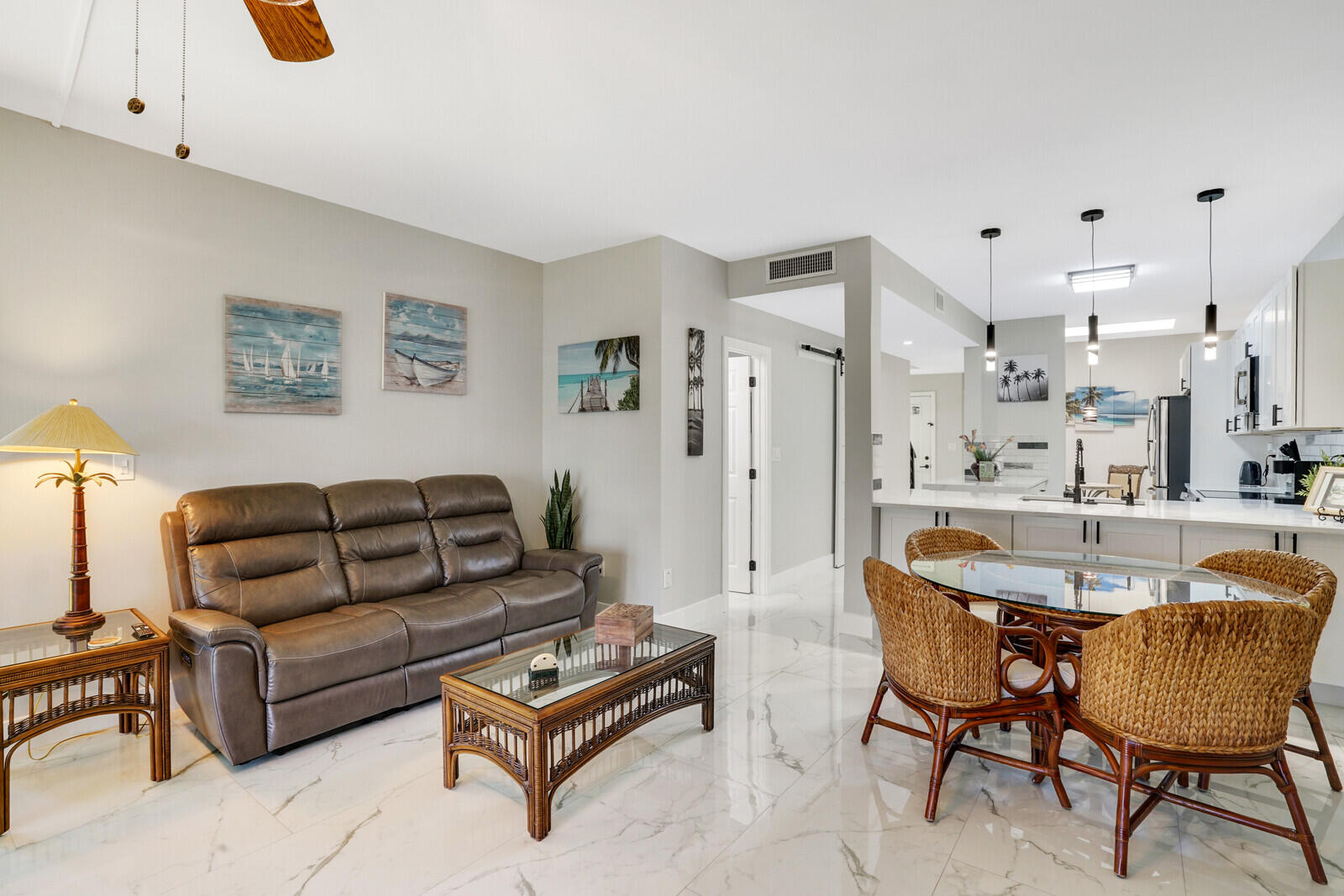1301 N RIVERSIDE Drive 19