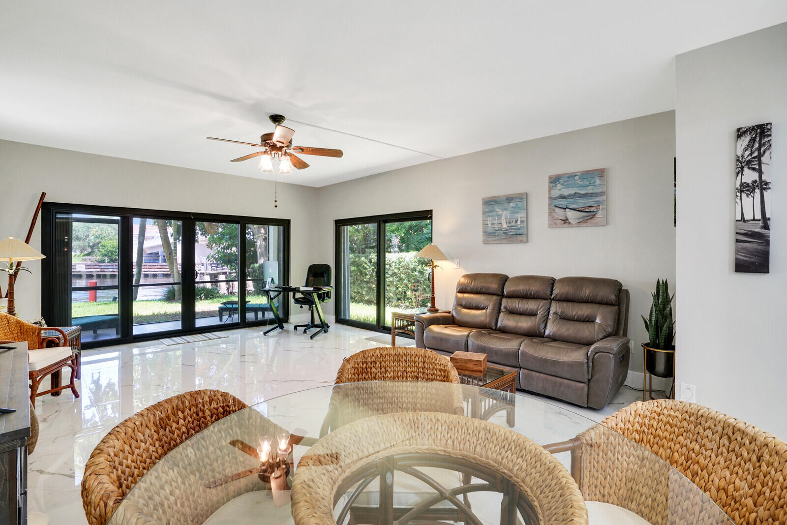 1301 N RIVERSIDE Drive 19