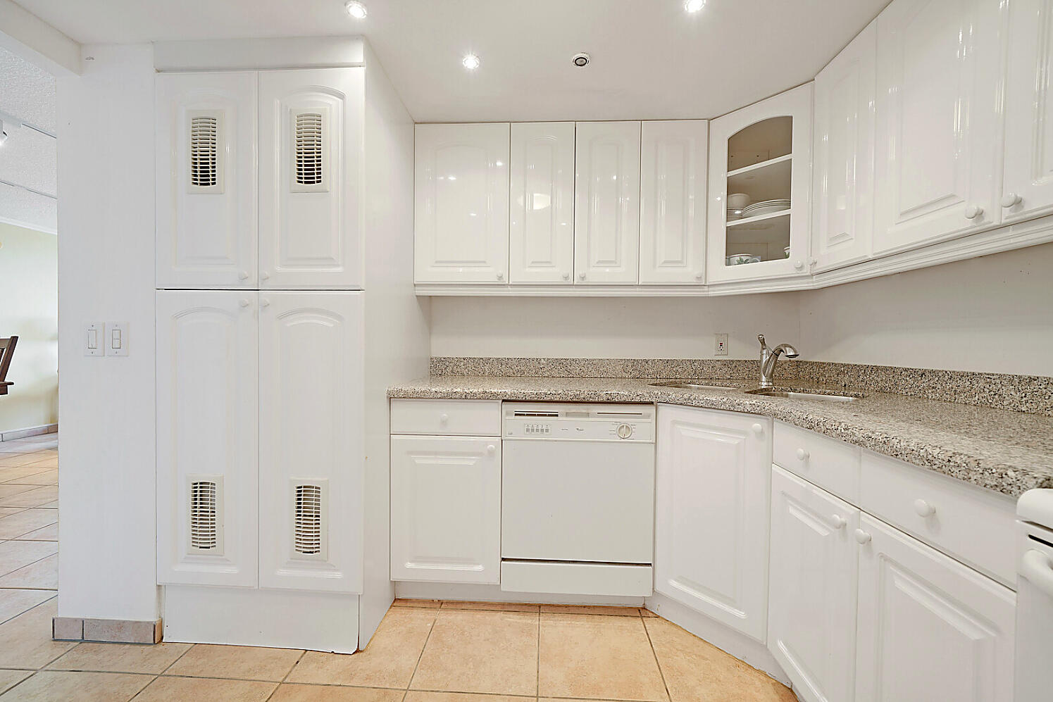 2000 S OCEAN Boulevard 14L, Lauderdale-By-The-Sea Unit: 14L