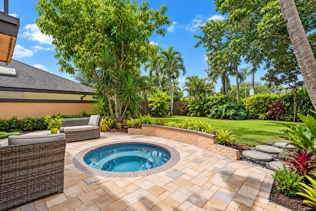 6599 Pond Apple Road