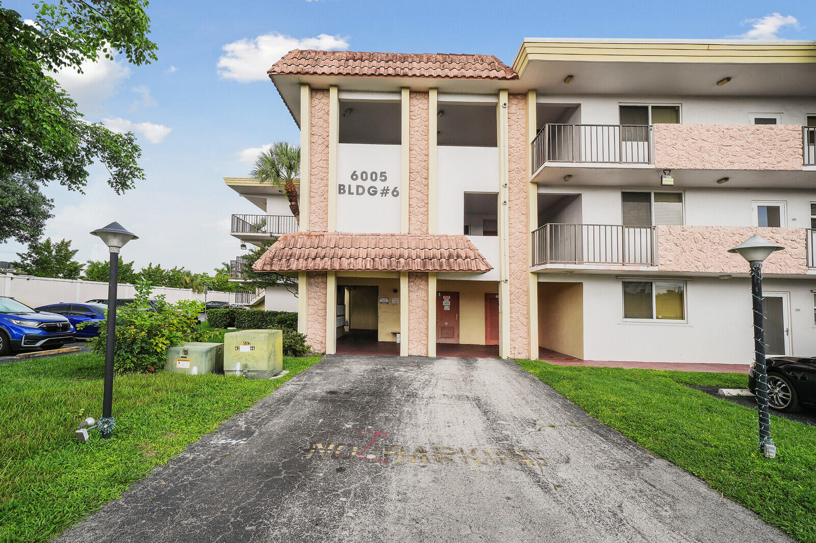 6005 Del Lago Circle 311