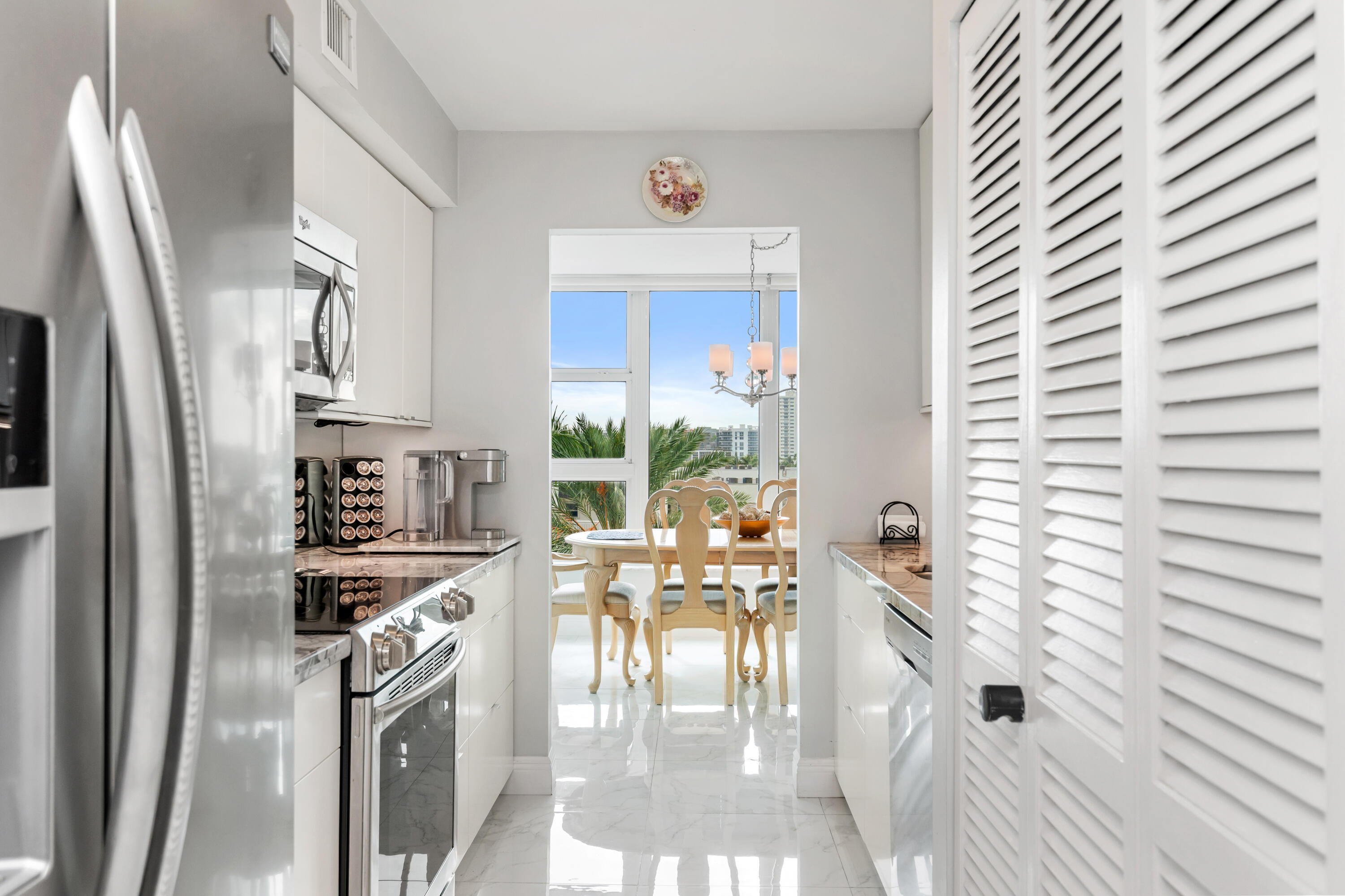1620 S Ocean Boulevard 5H, Lauderdale-By-The-Sea Unit: 5H