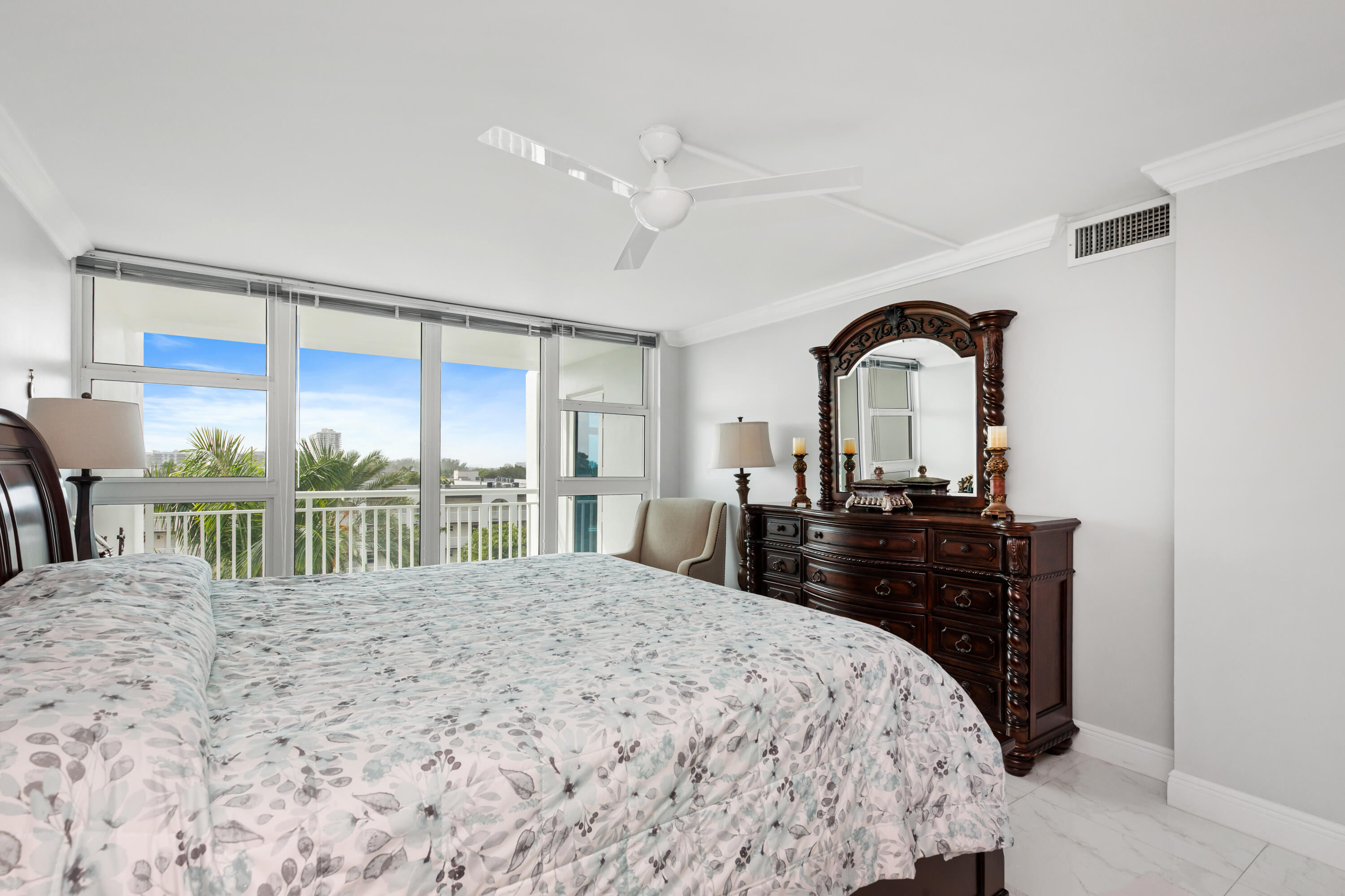 1620 S Ocean Boulevard 5H, Lauderdale-By-The-Sea Unit: 5H