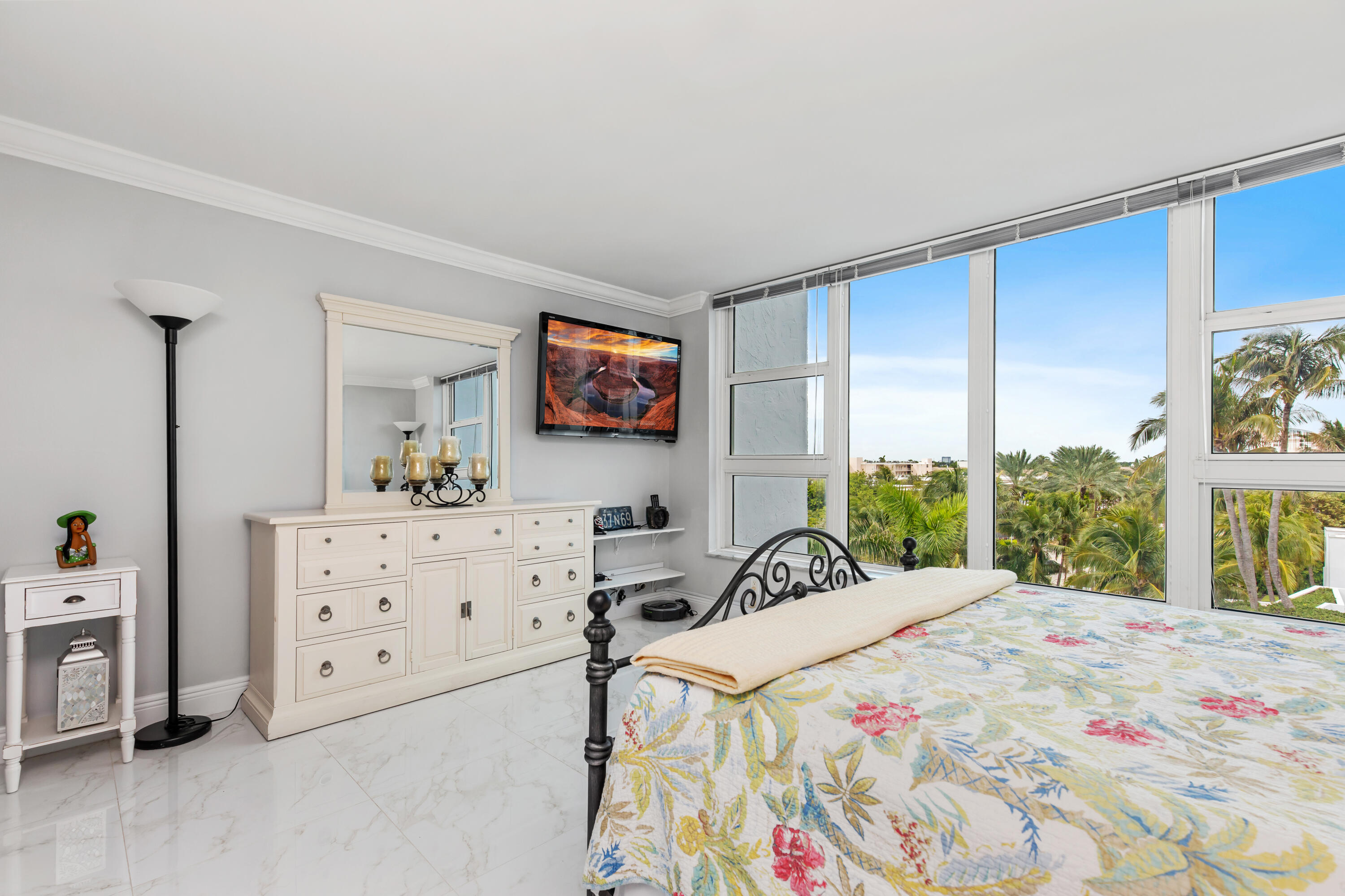 1620 S Ocean Boulevard 5H, Lauderdale-By-The-Sea Unit: 5H