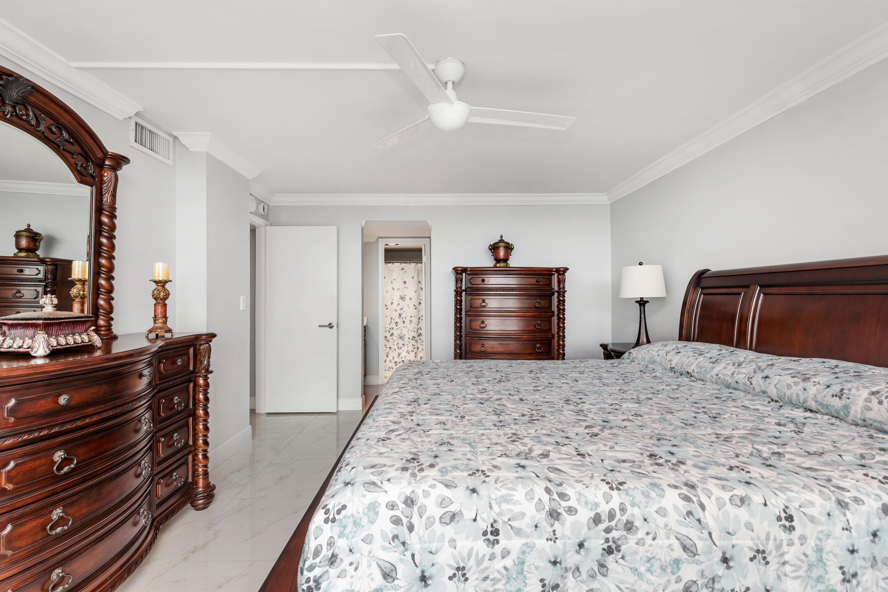 1620 S Ocean Boulevard 5H, Lauderdale-By-The-Sea Unit: 5H