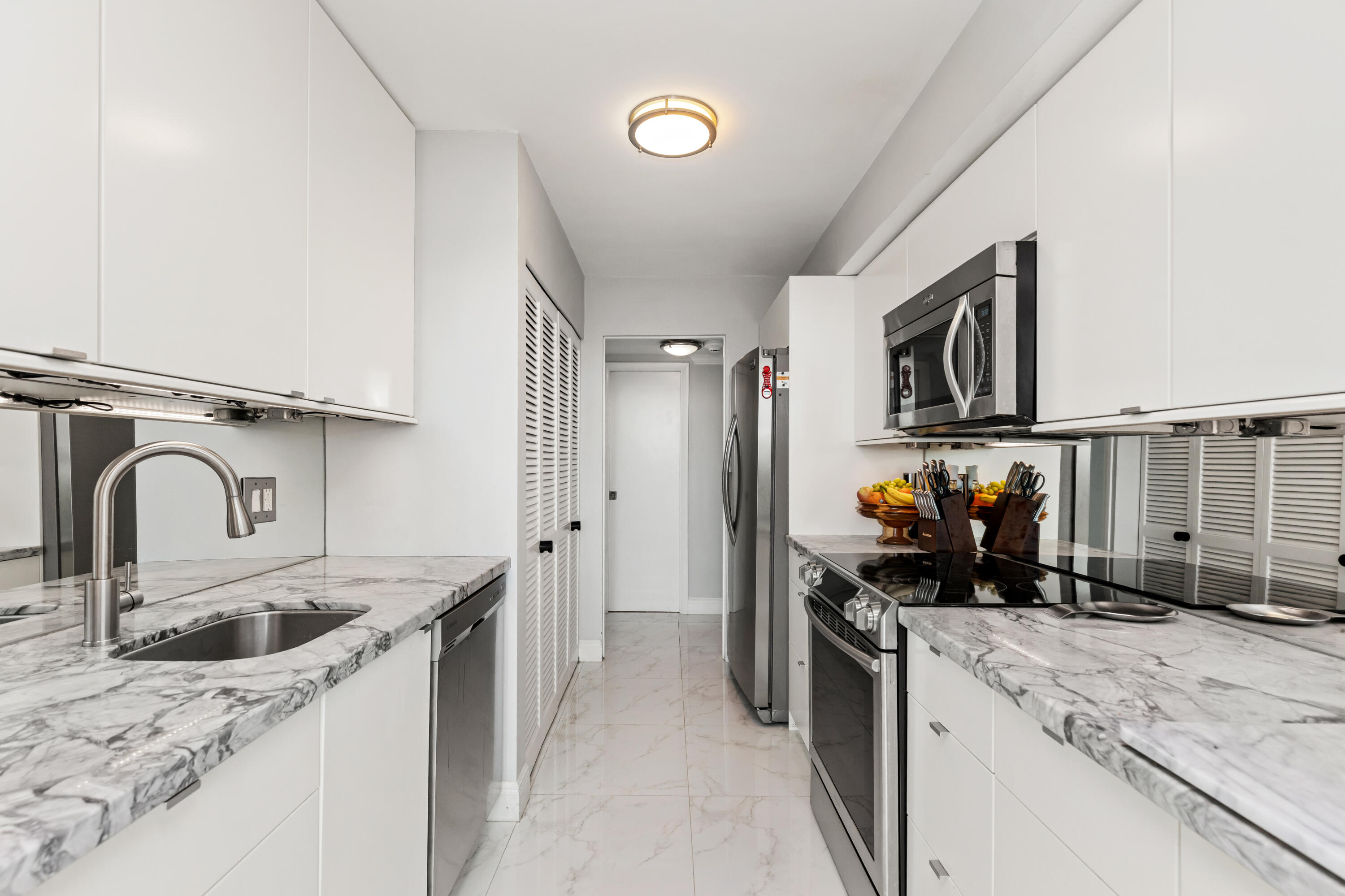 1620 S Ocean Boulevard 5H, Lauderdale-By-The-Sea Unit: 5H
