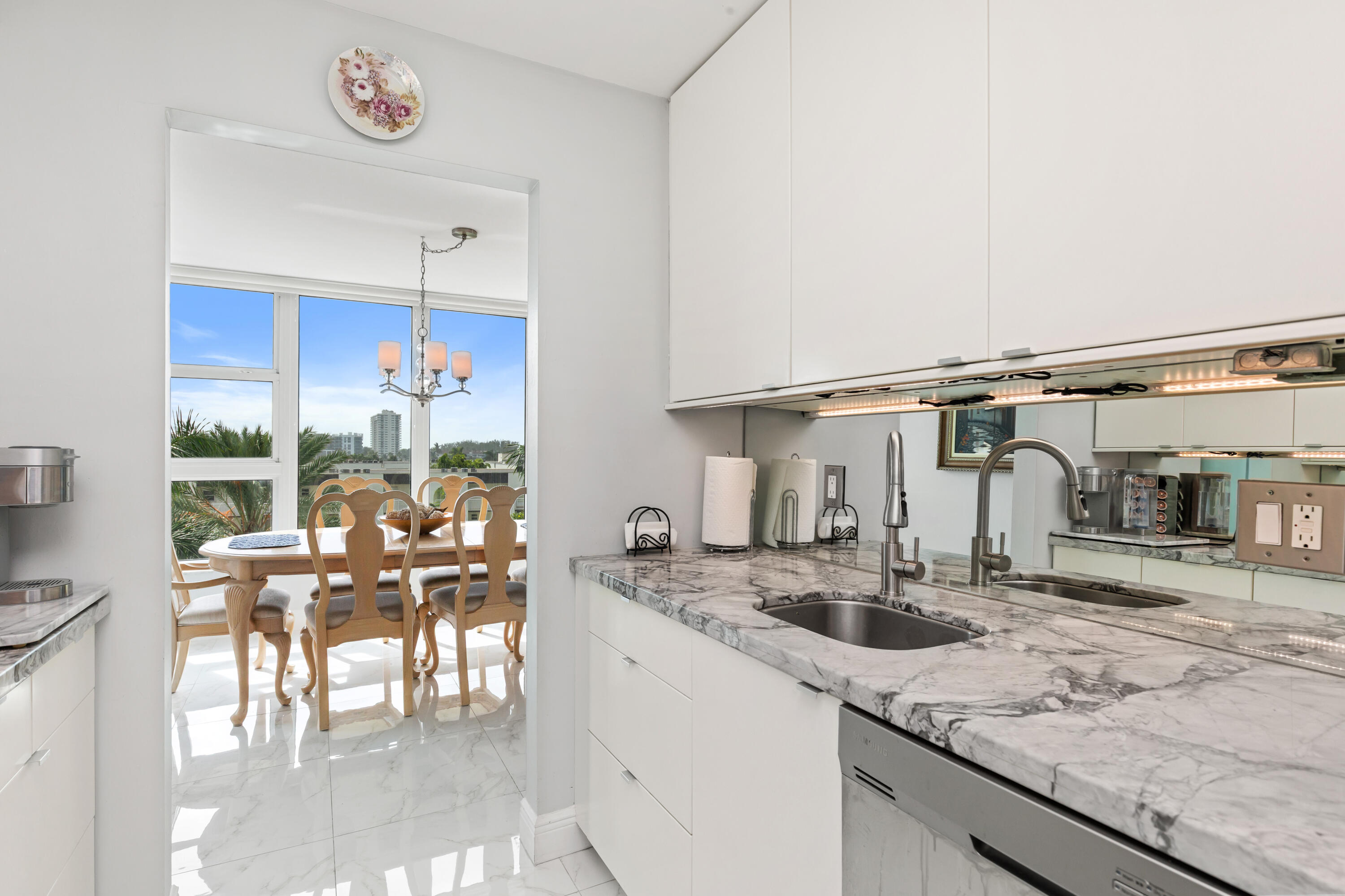 1620 S Ocean Boulevard 5H, Lauderdale-By-The-Sea Unit: 5H