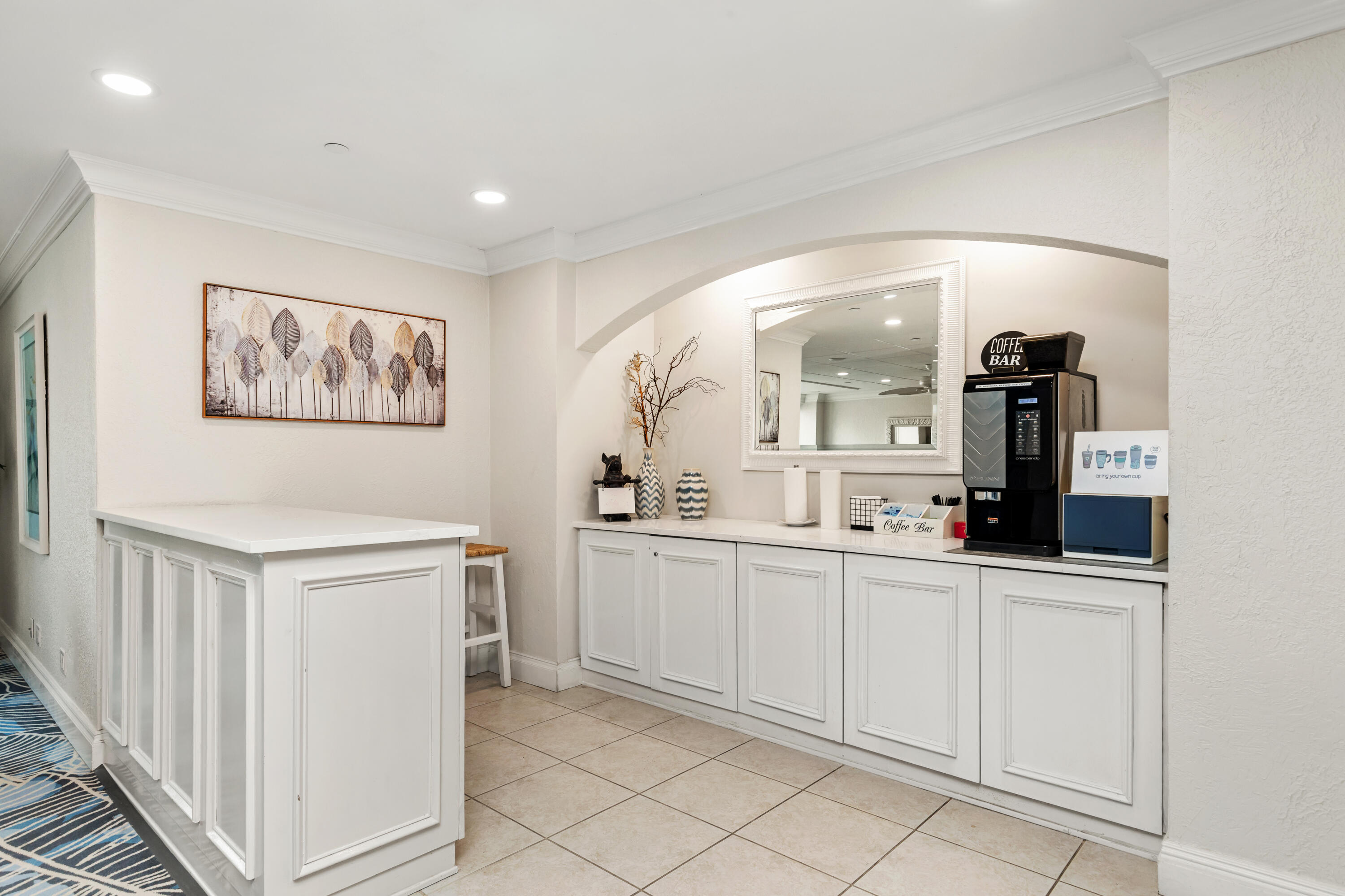 1620 S Ocean Boulevard 5H, Lauderdale-By-The-Sea Unit: 5H
