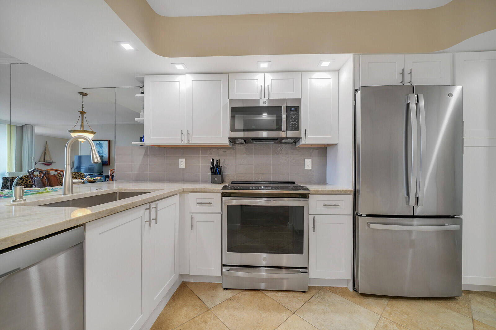 2707 N OCEAN Boulevard D-406