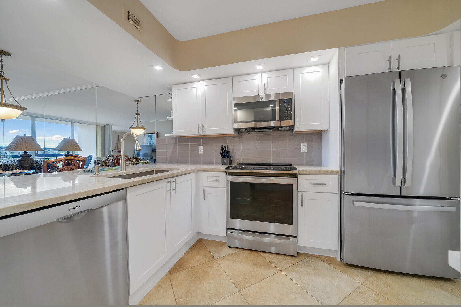 2707 N OCEAN Boulevard D-406