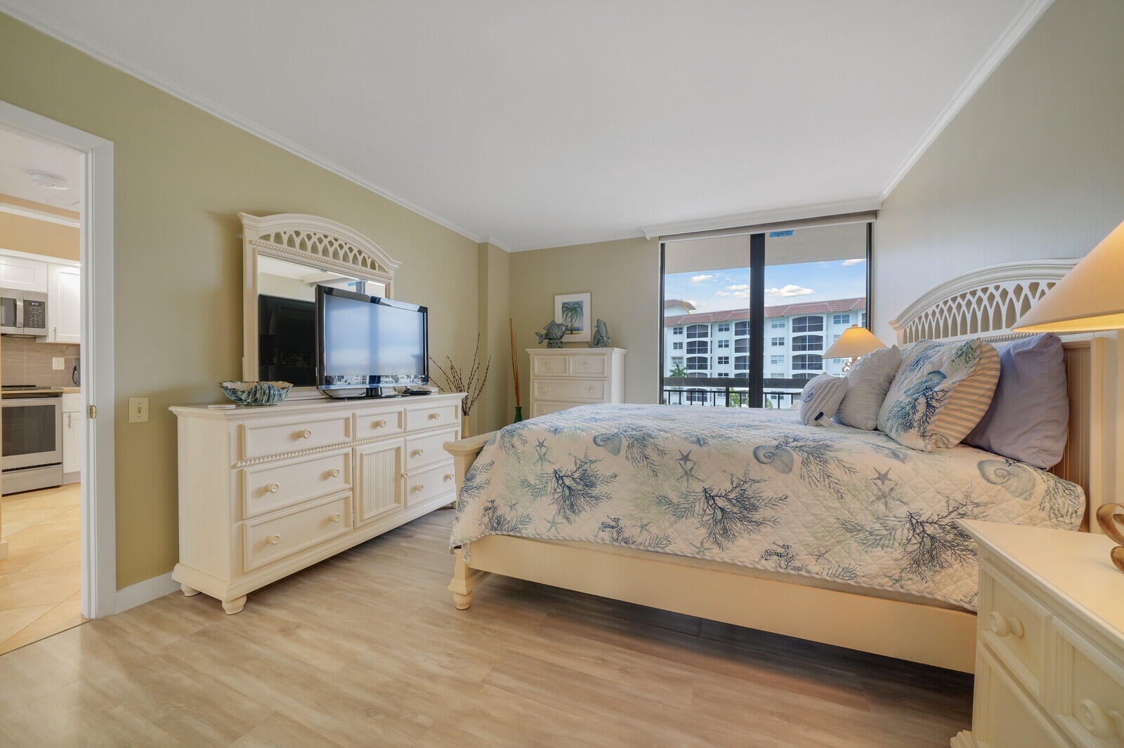 2707 N OCEAN Boulevard D-406