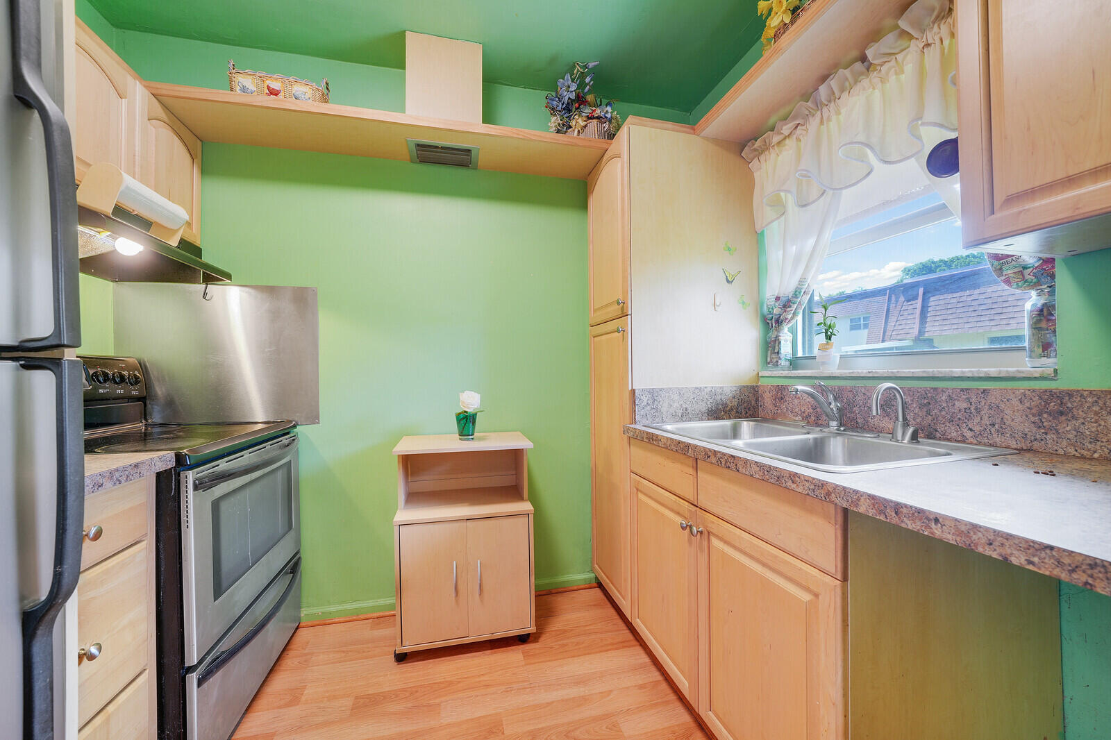 1990 NE 33RD Street 3